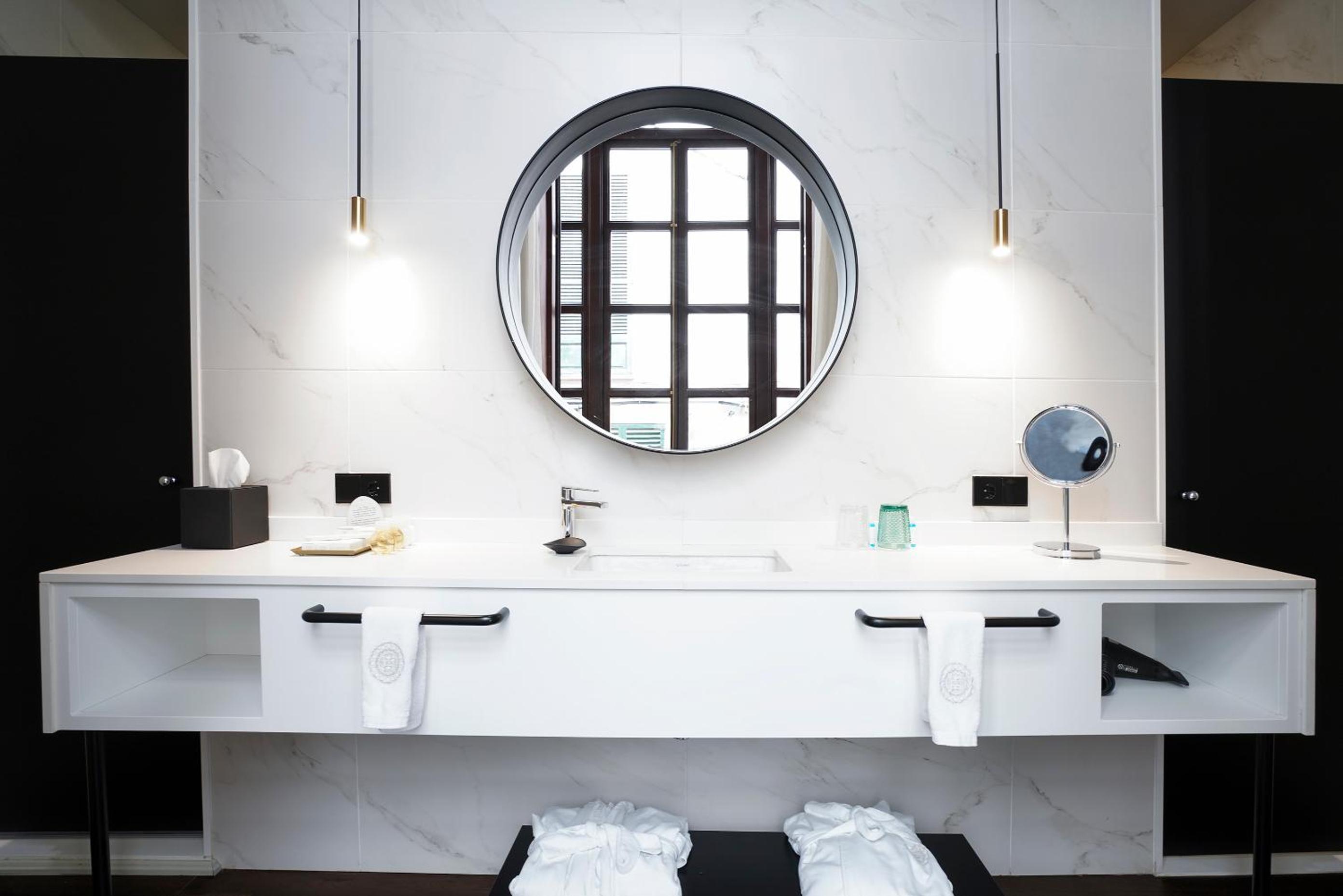 Singular Junior Suite