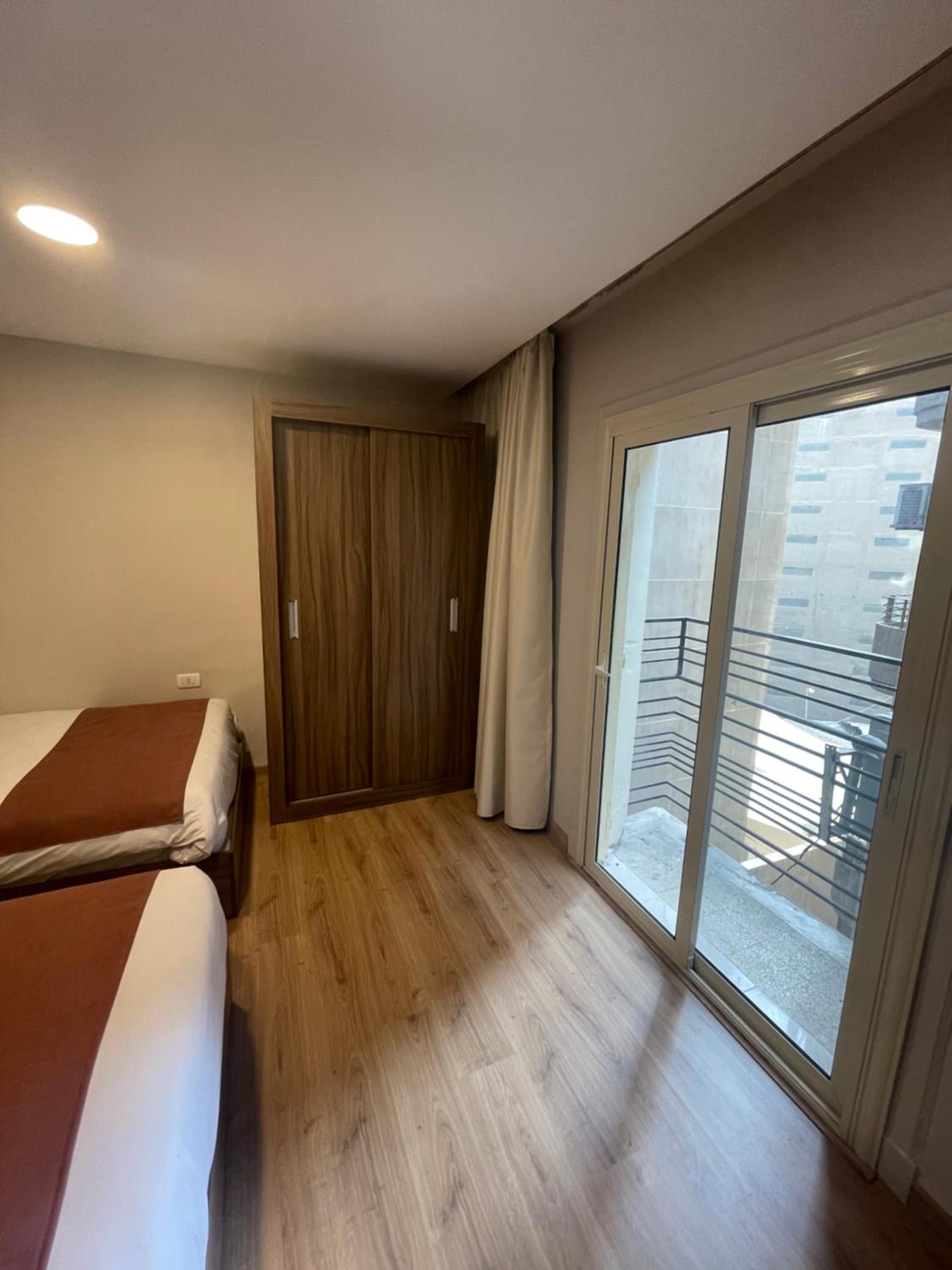 Deluxe Room (2 Adults + 1 Child)