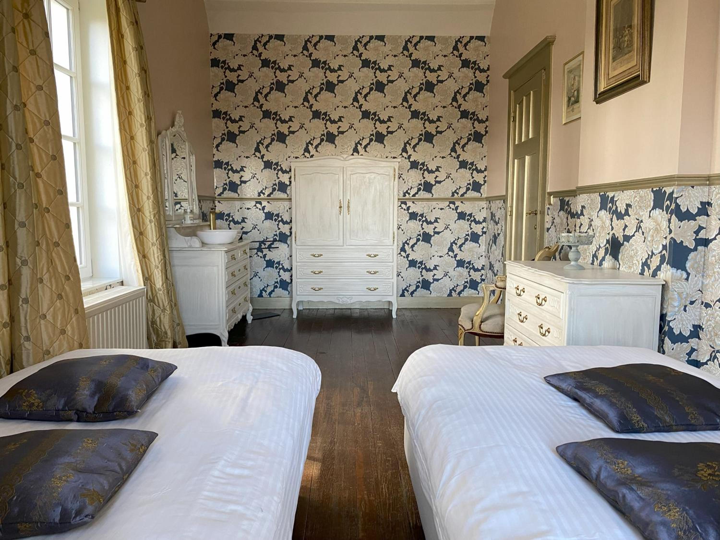 Three-Bedroom Villa photo 1