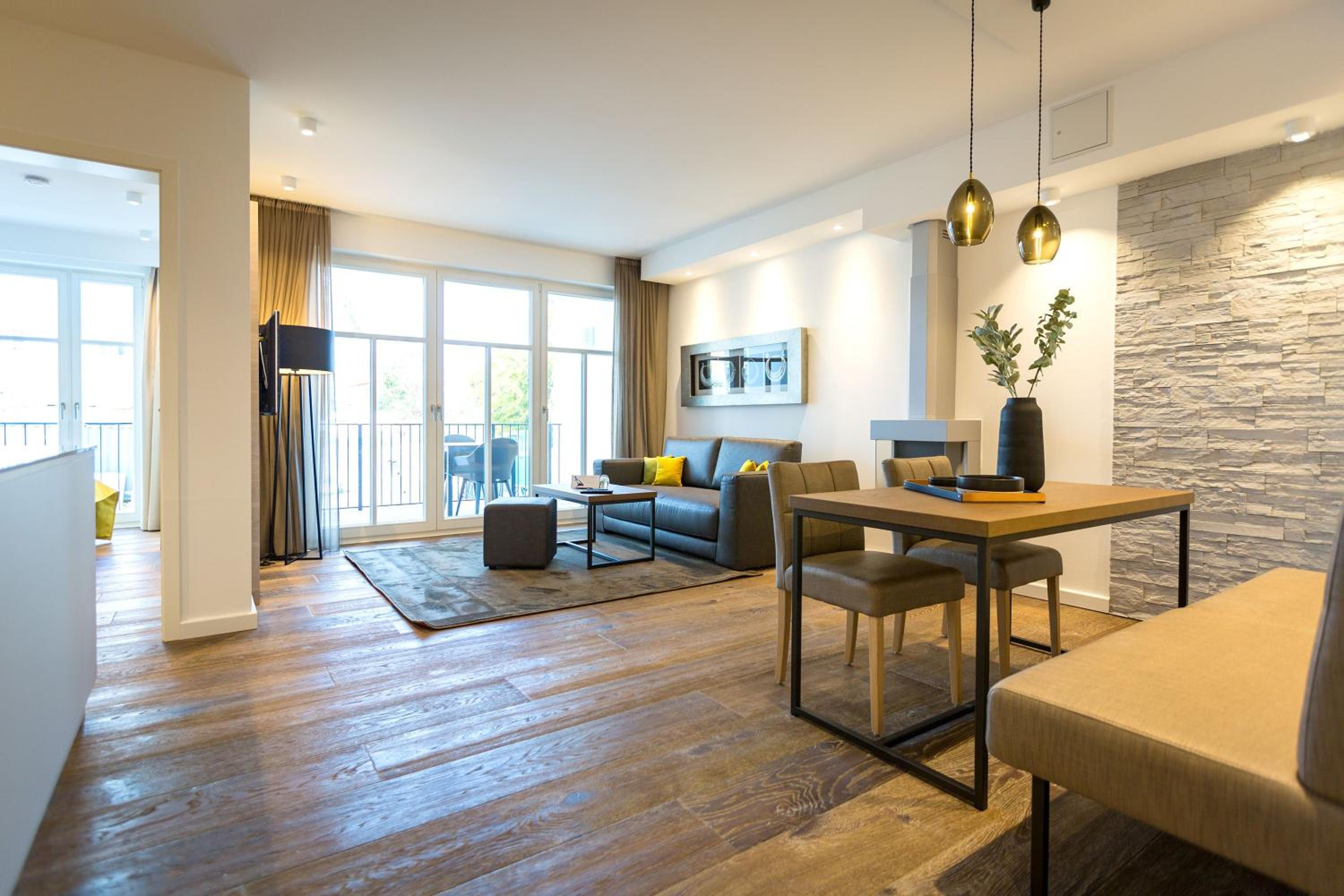 One-Bedroom Apartment with Balcony photo 2