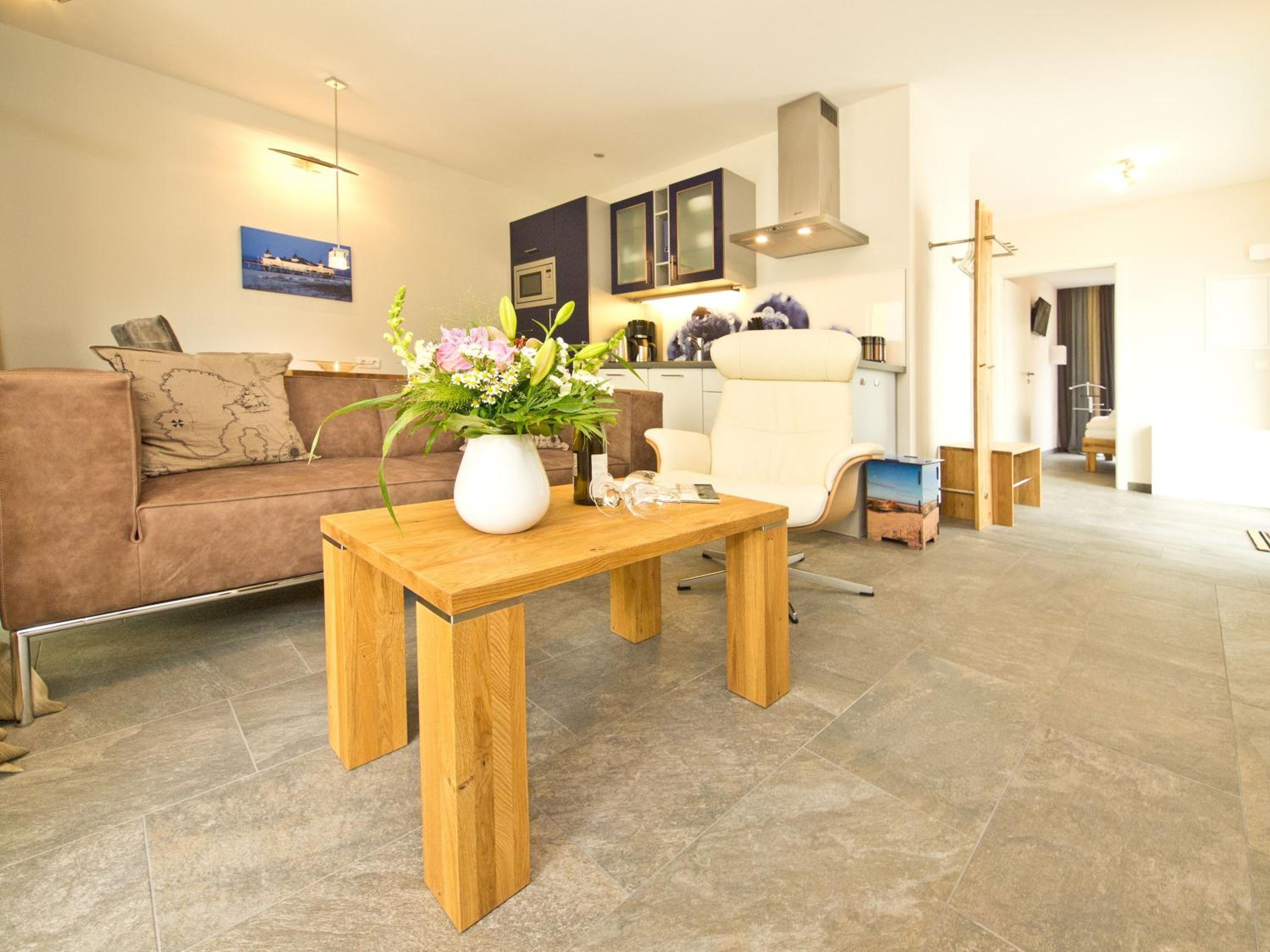 Two-Bedroom Apartment with Balcony and Terrace photo 3