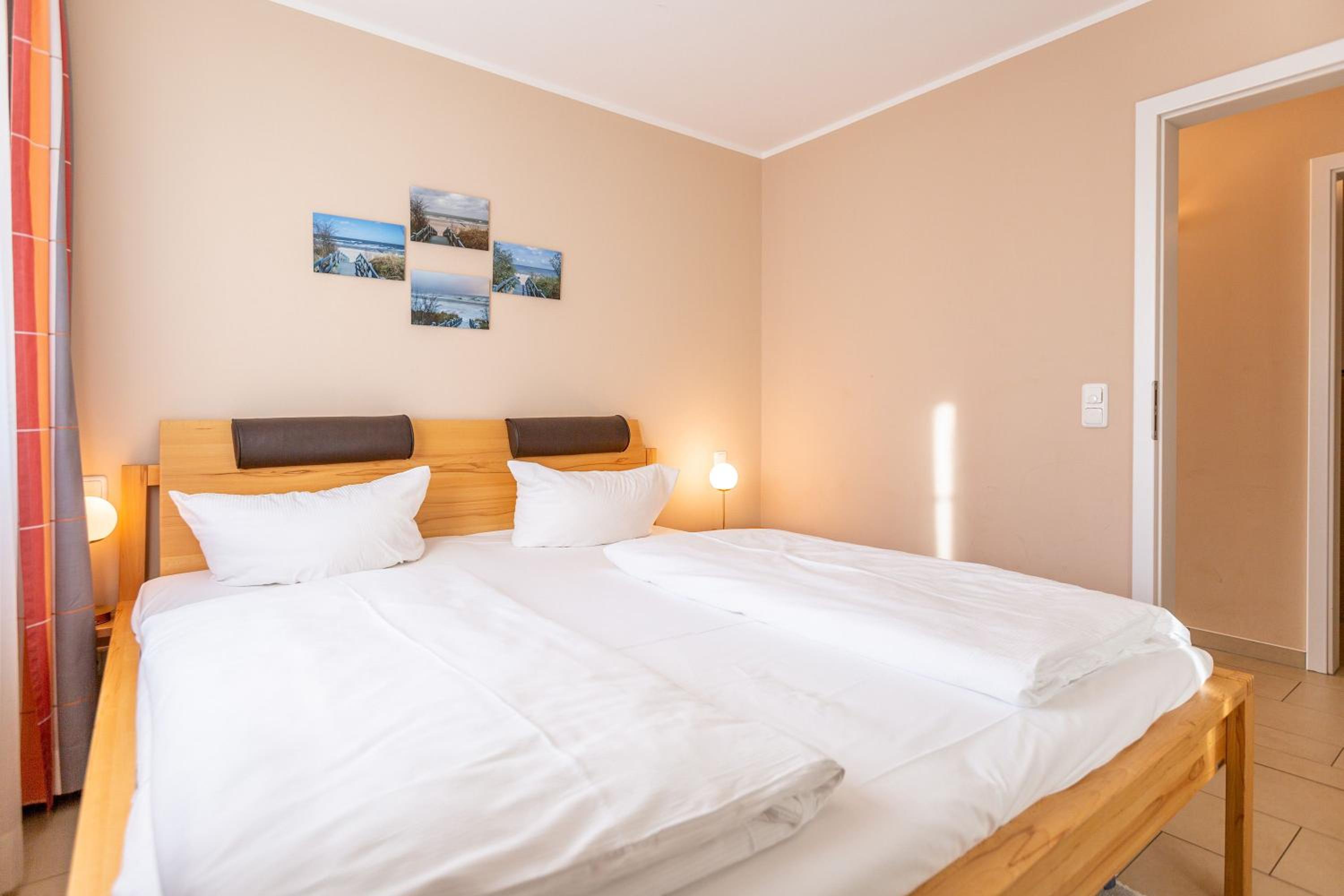One-Bedroom Apartment with Balcony photo 2