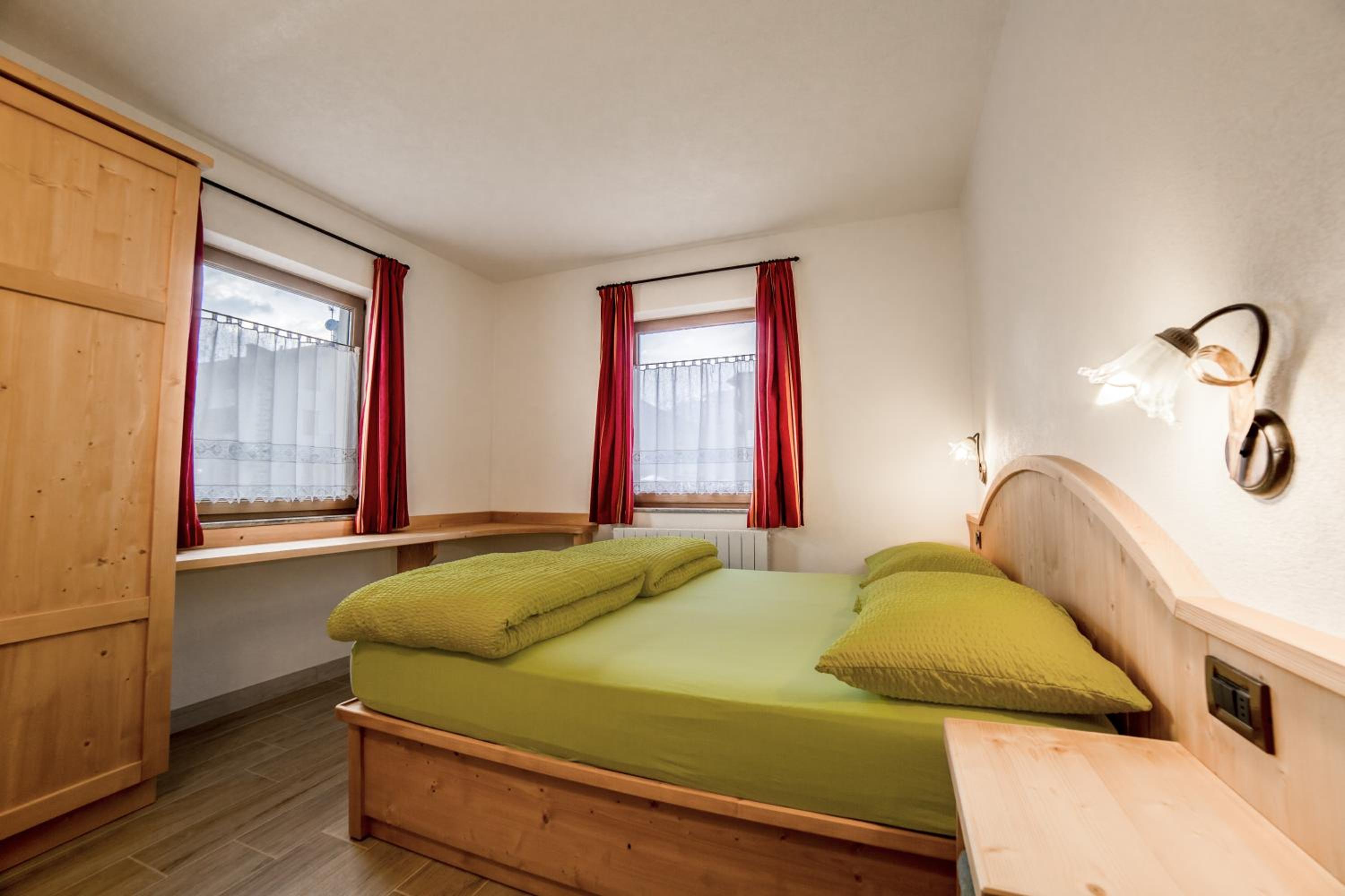 Two-Bedroom Apartment - Photo 4