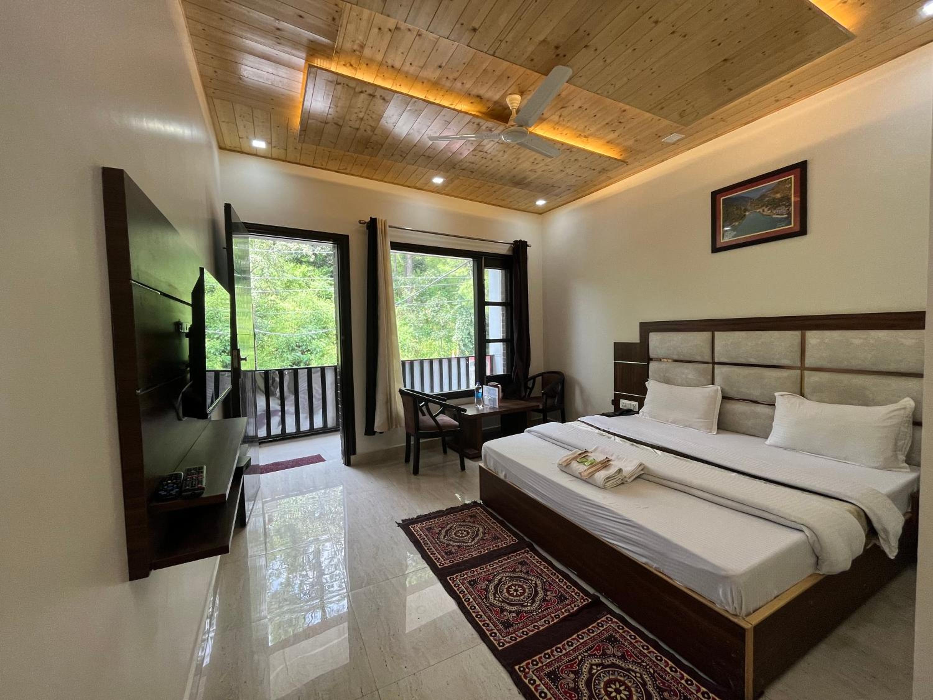 Budget Double Room photo 2