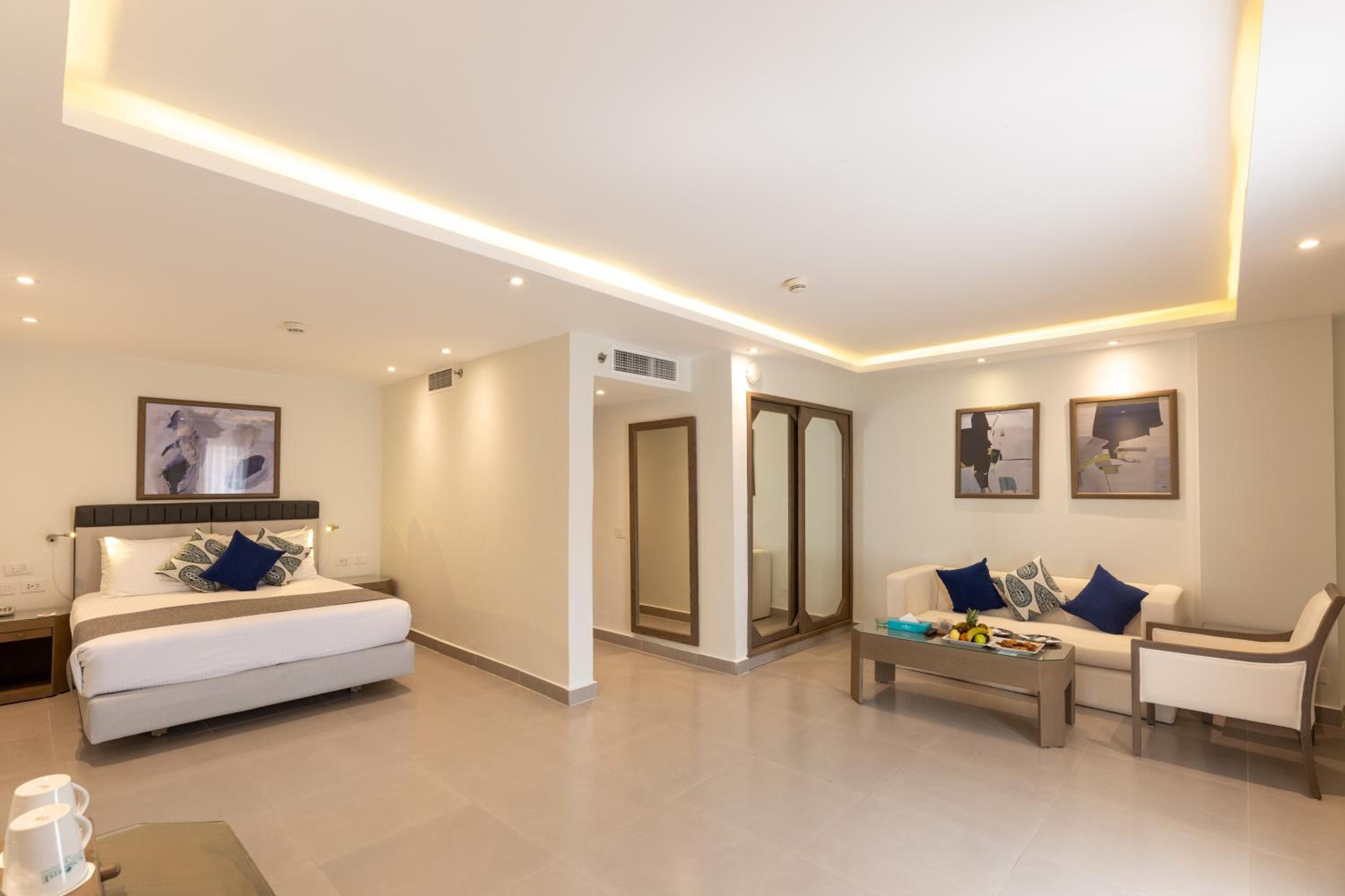 Junior Suite - Photo 1