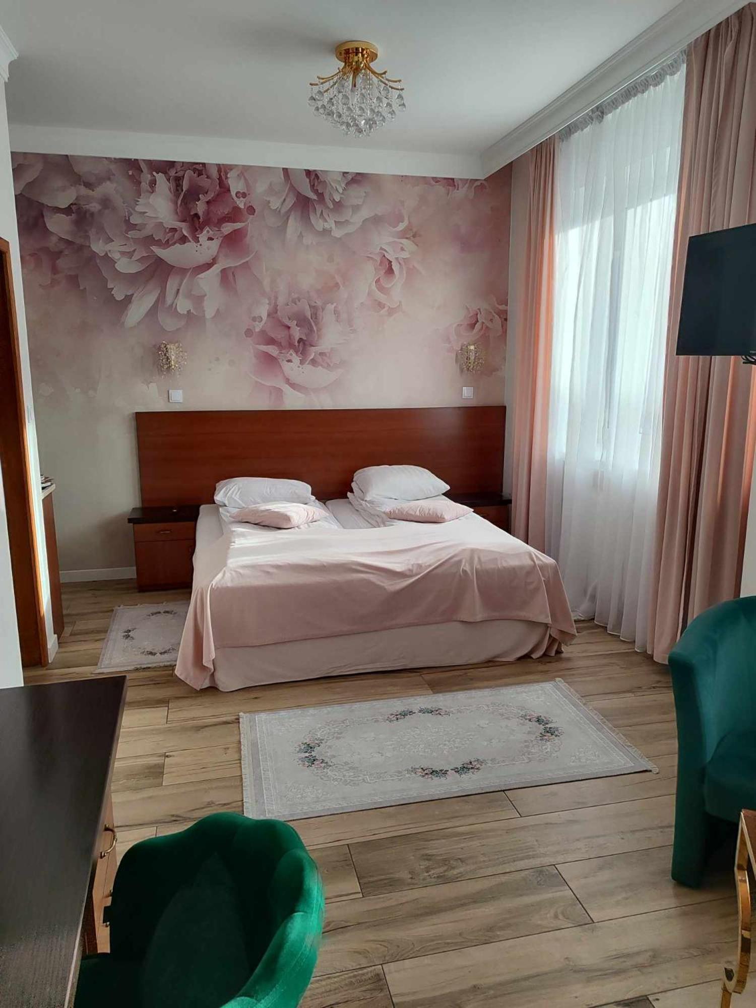 Two-Bedroom Apartment - Photo 19