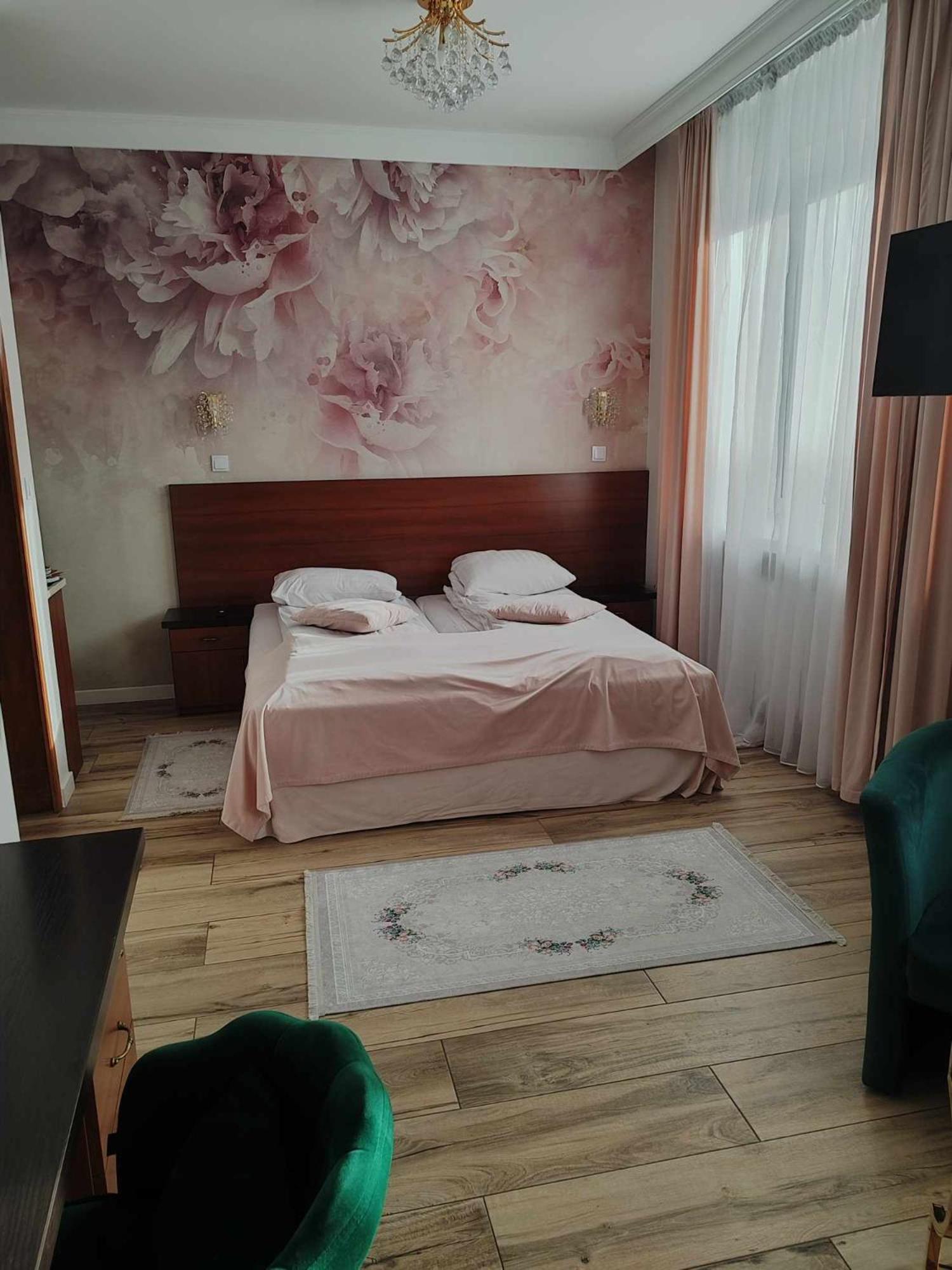 Two-Bedroom Apartment - Photo 41