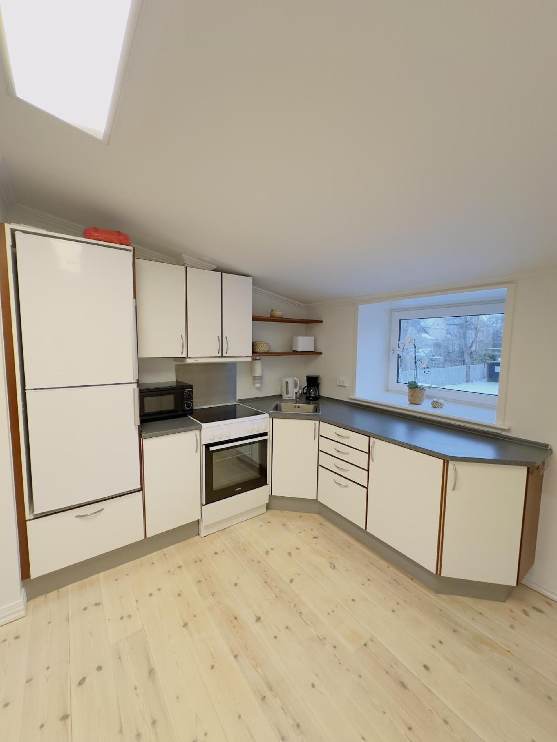 Apartment photo 2