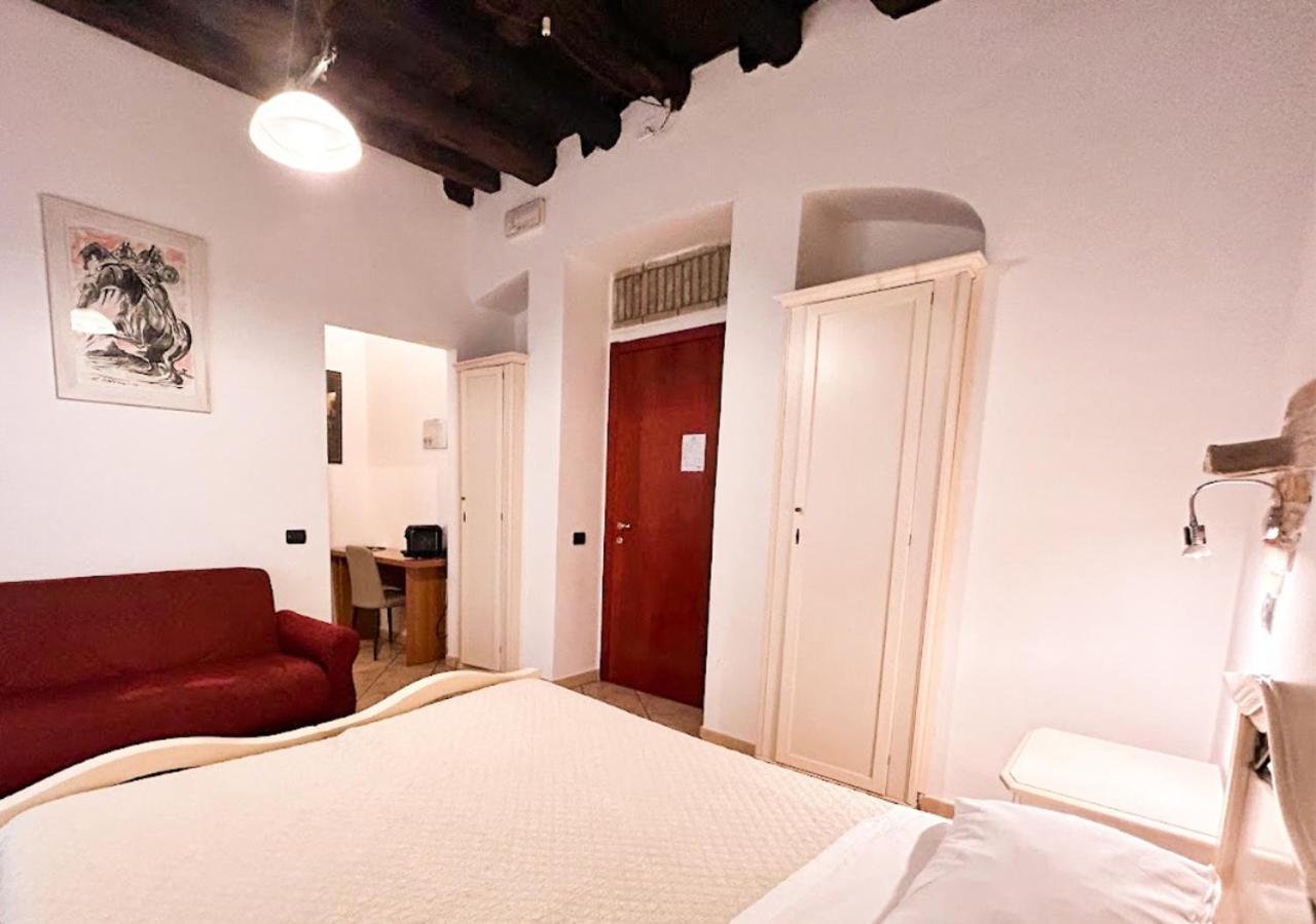 Standard Double Room photo 2