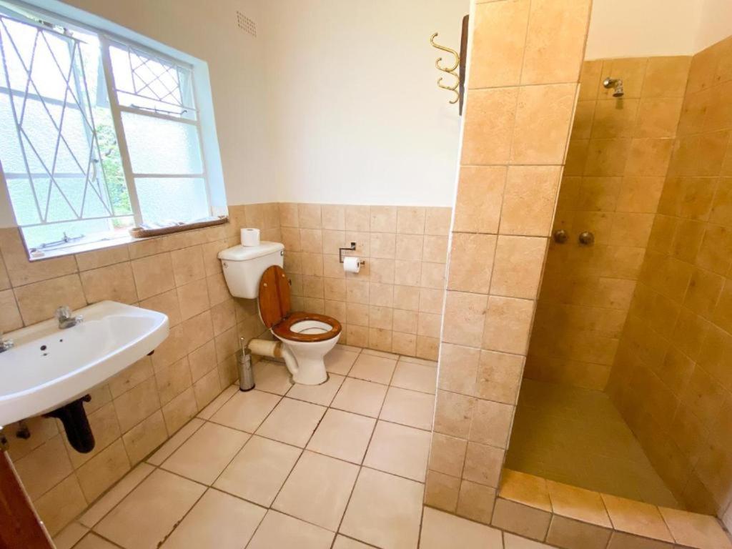 Standard Queen Room - Photo 2