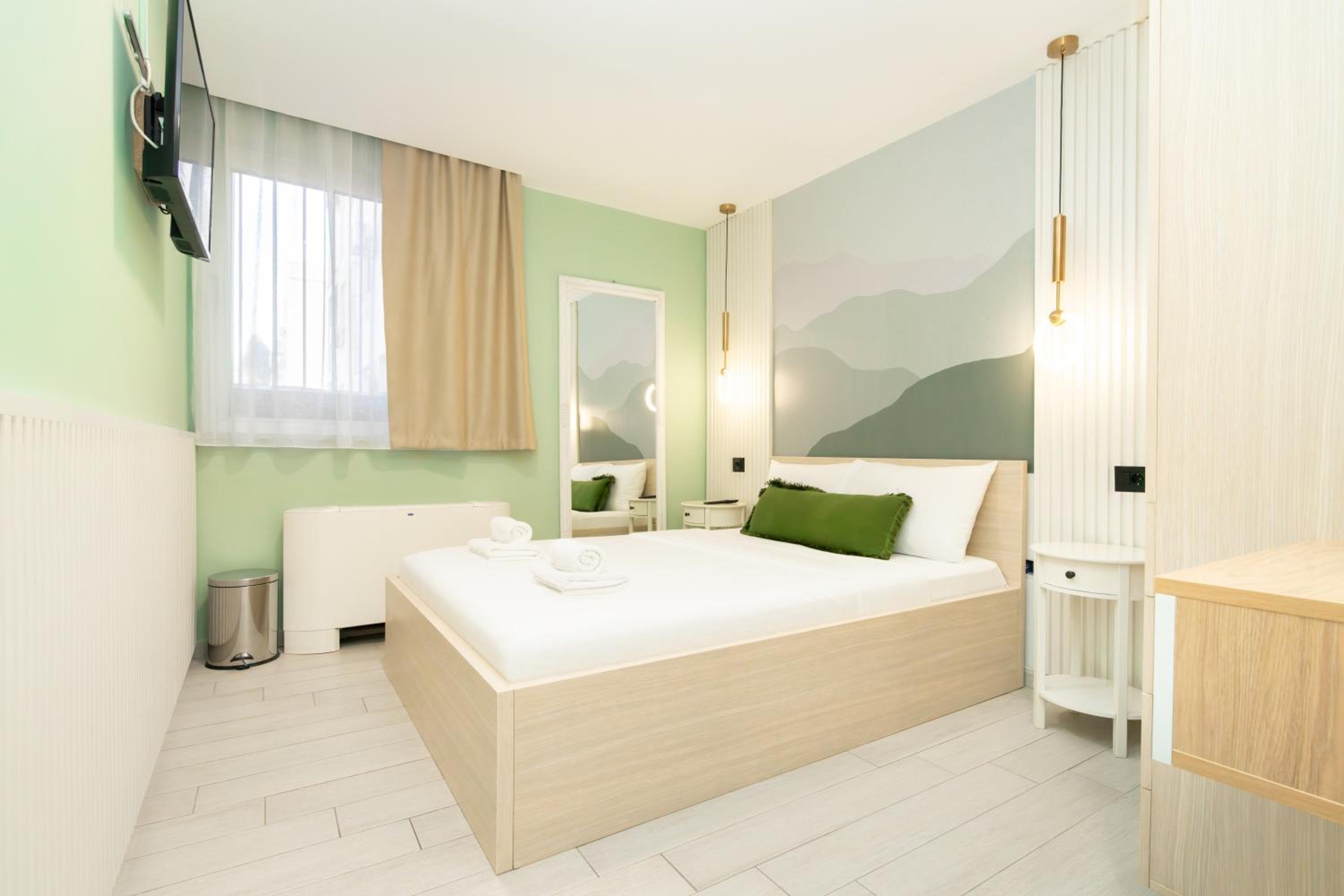 Standard Double Room - Photo 7
