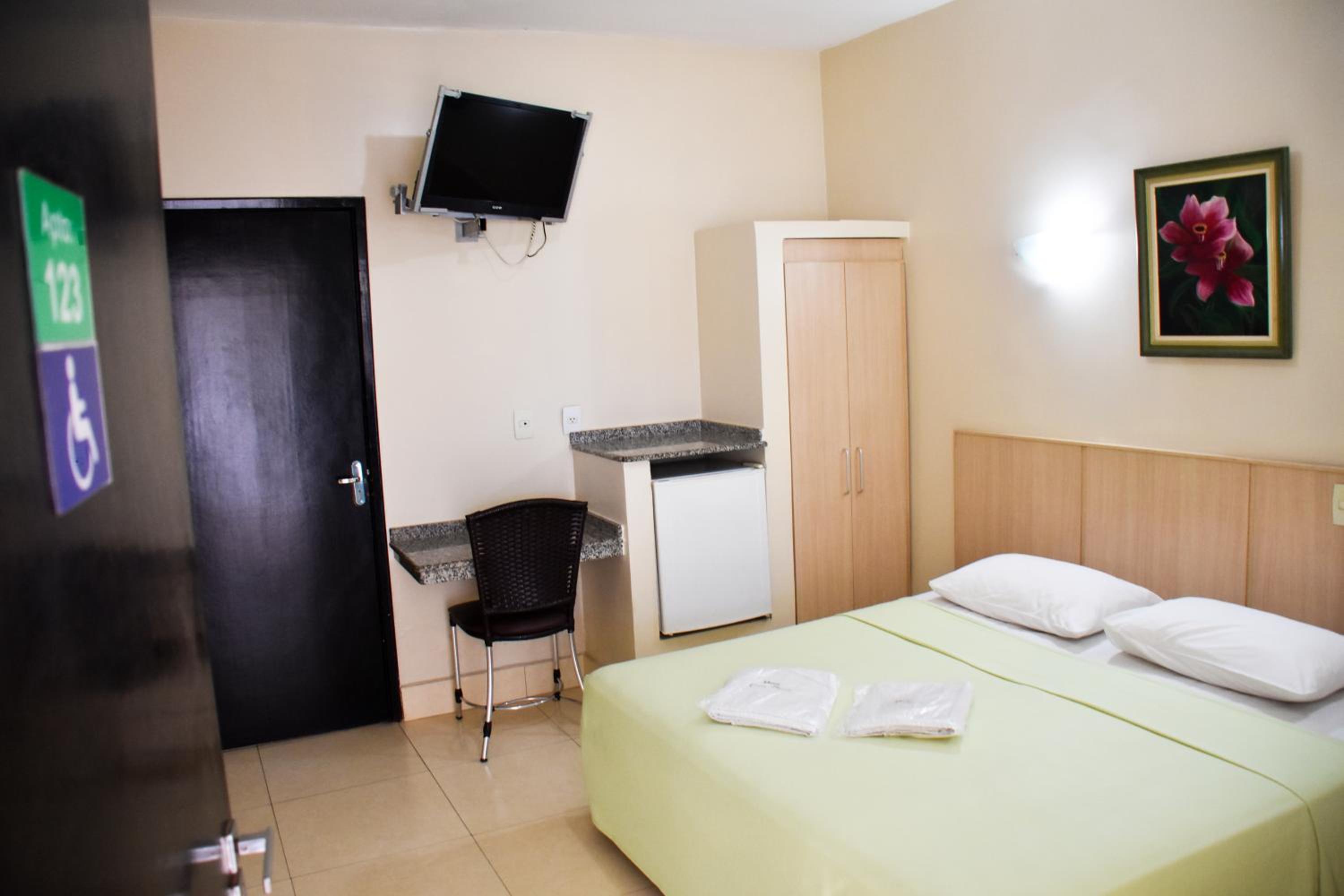 Queen Room - Disability Access photo 2
