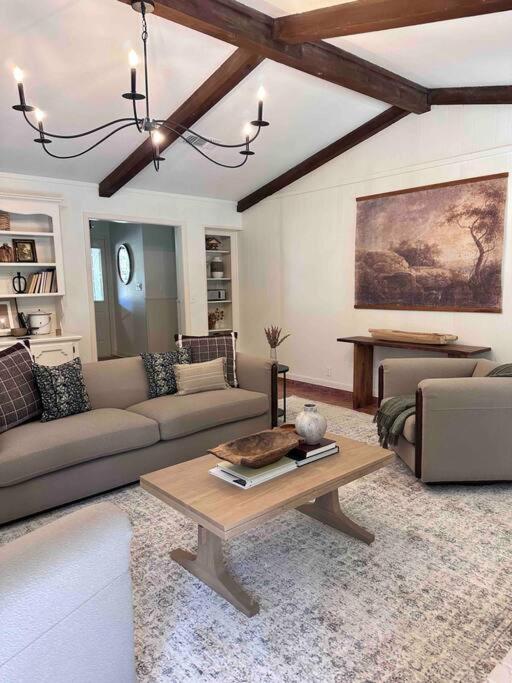 Four-Bedroom House photo 2