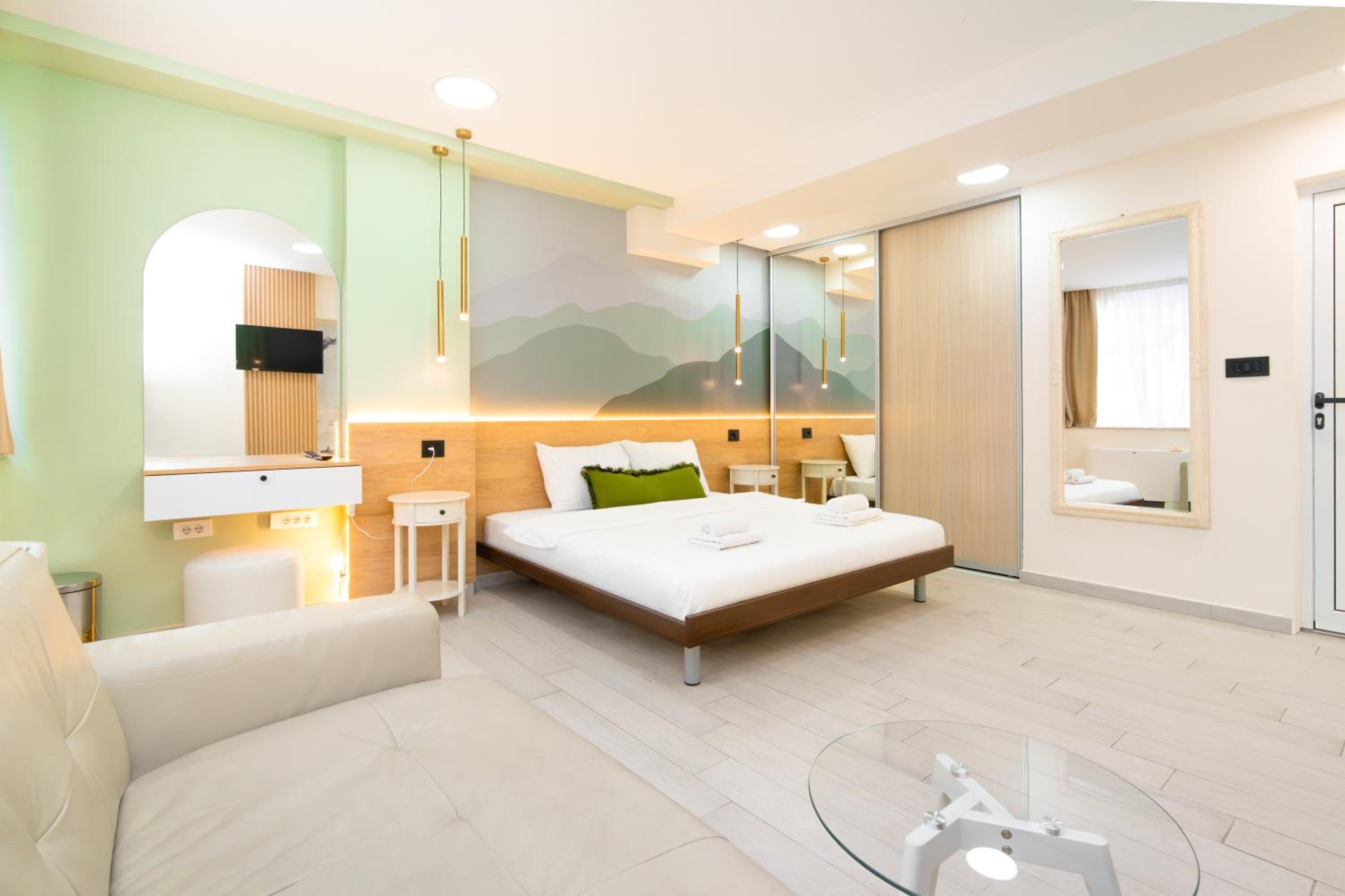 Suite - Photo 3