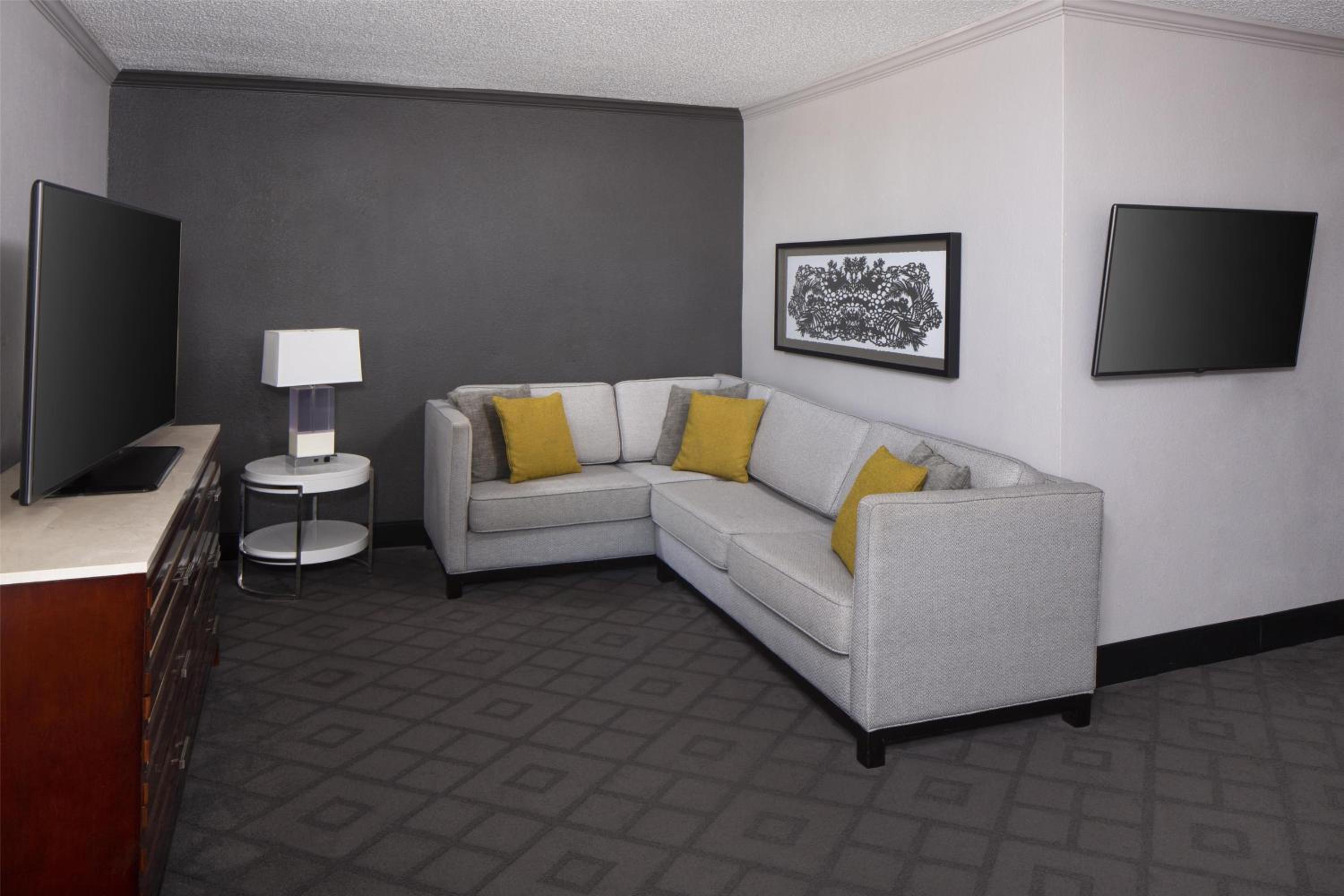 Deluxe Suite