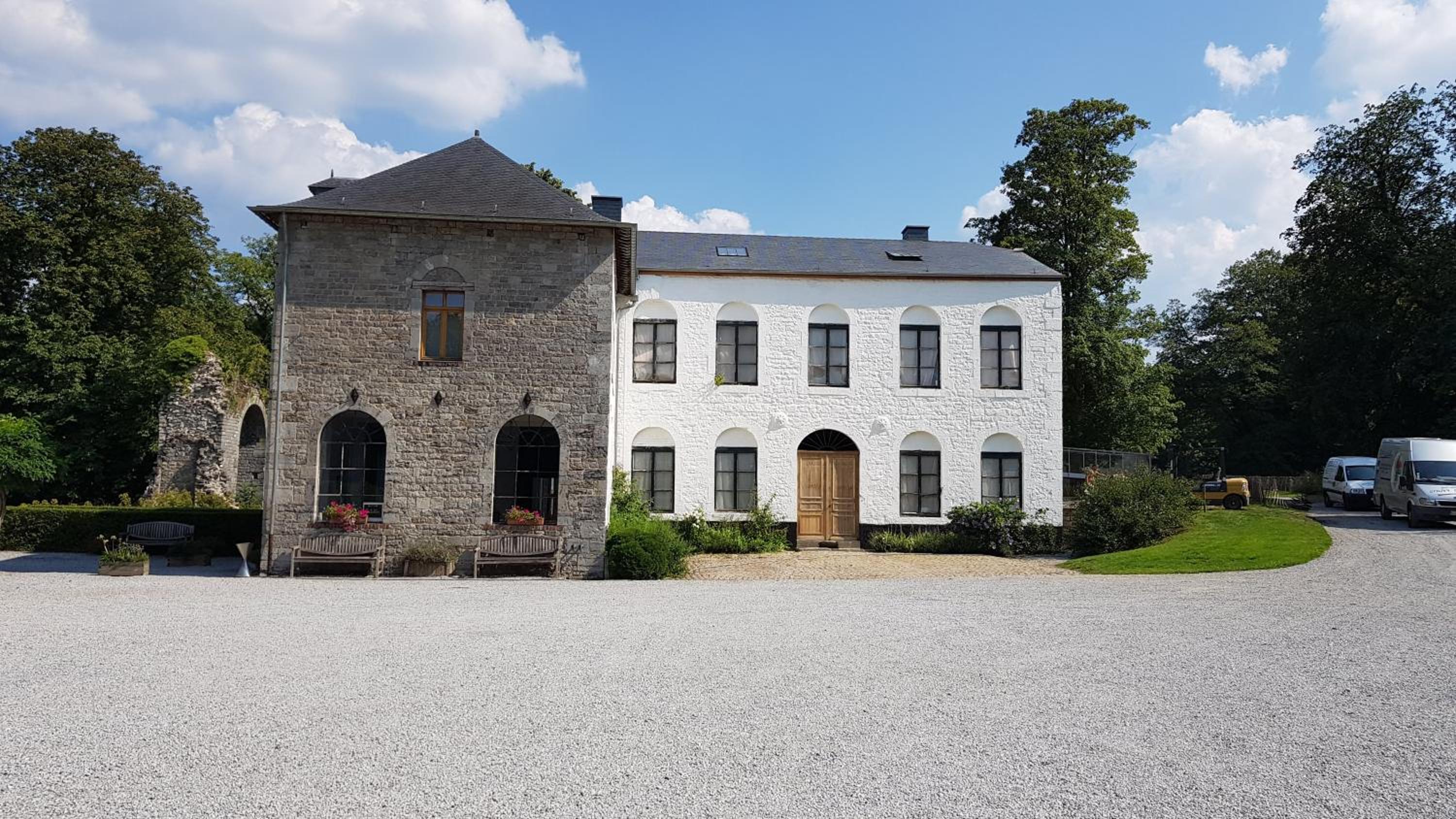 Seven-Bedroom House photo 1