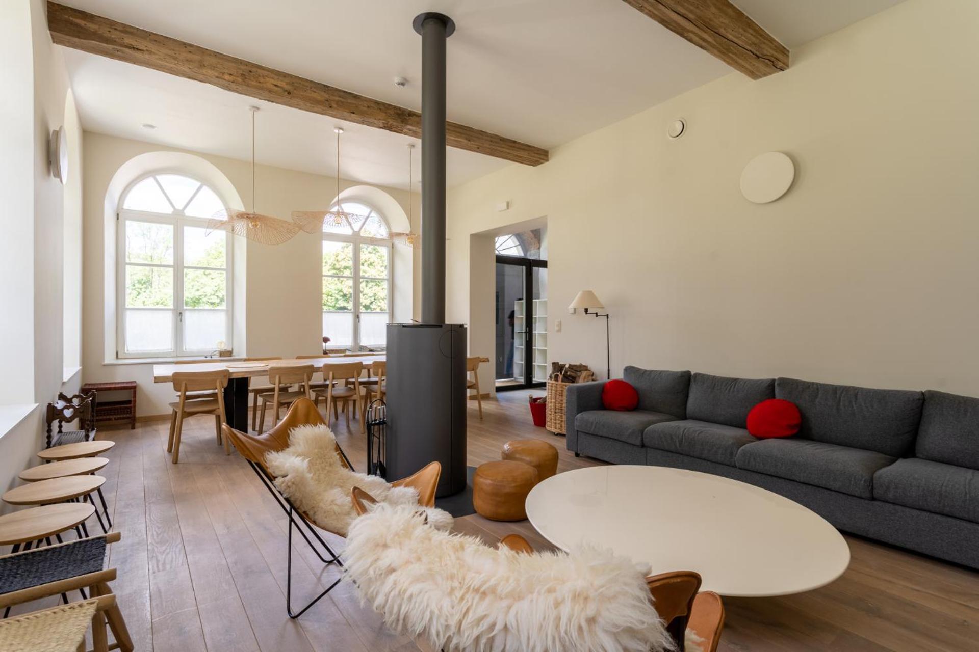 Seven-Bedroom House photo 3