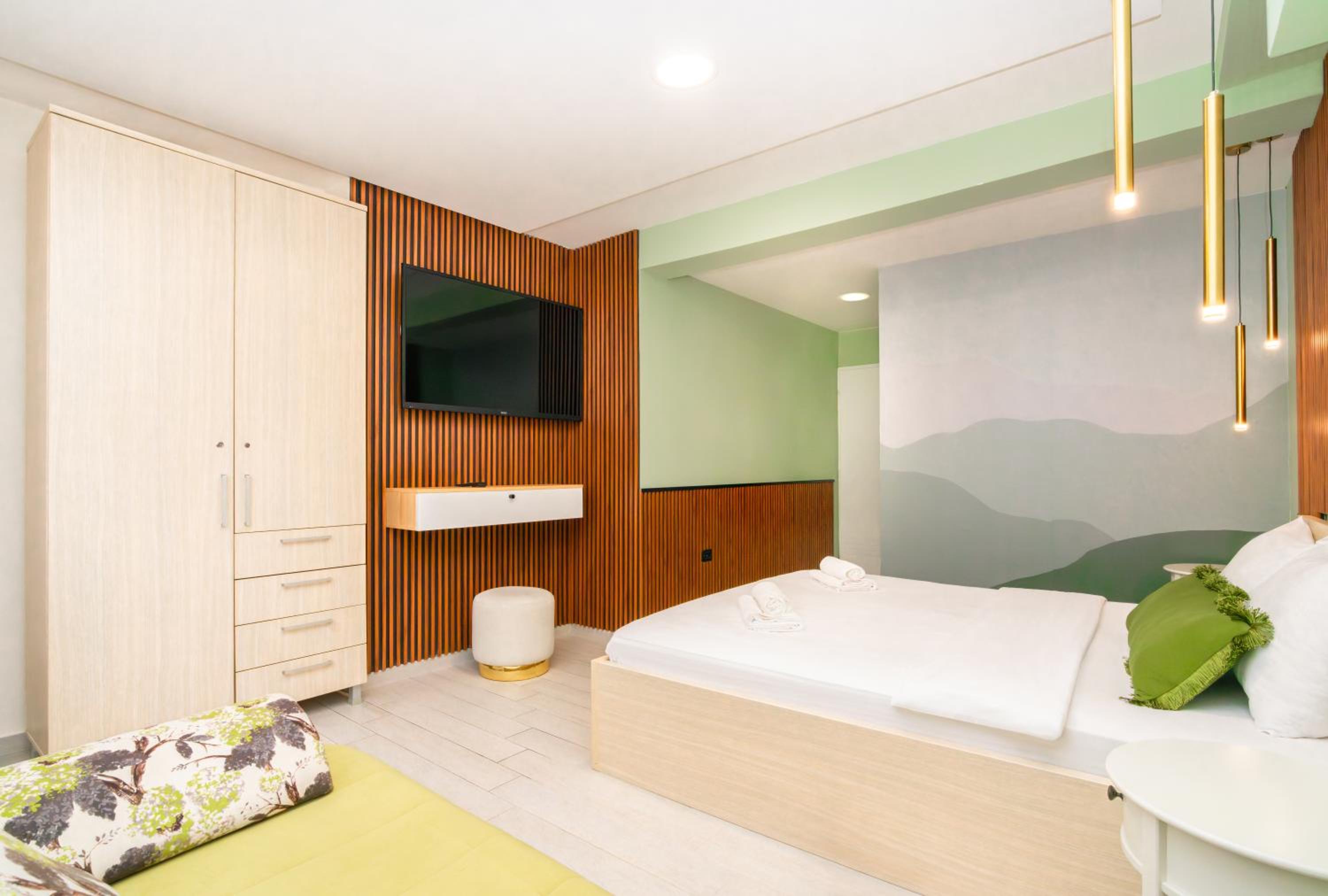 Deluxe Triple Room - Photo 3