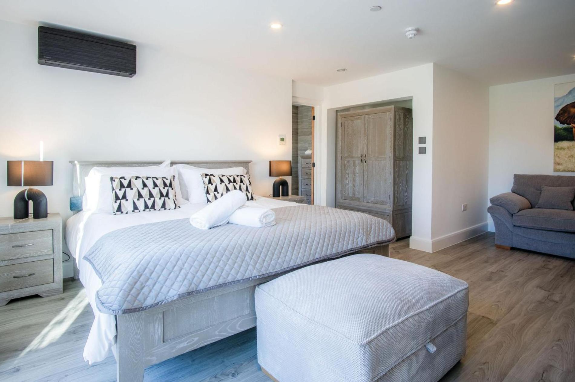 One-Bedroom Apartment - Photo 10