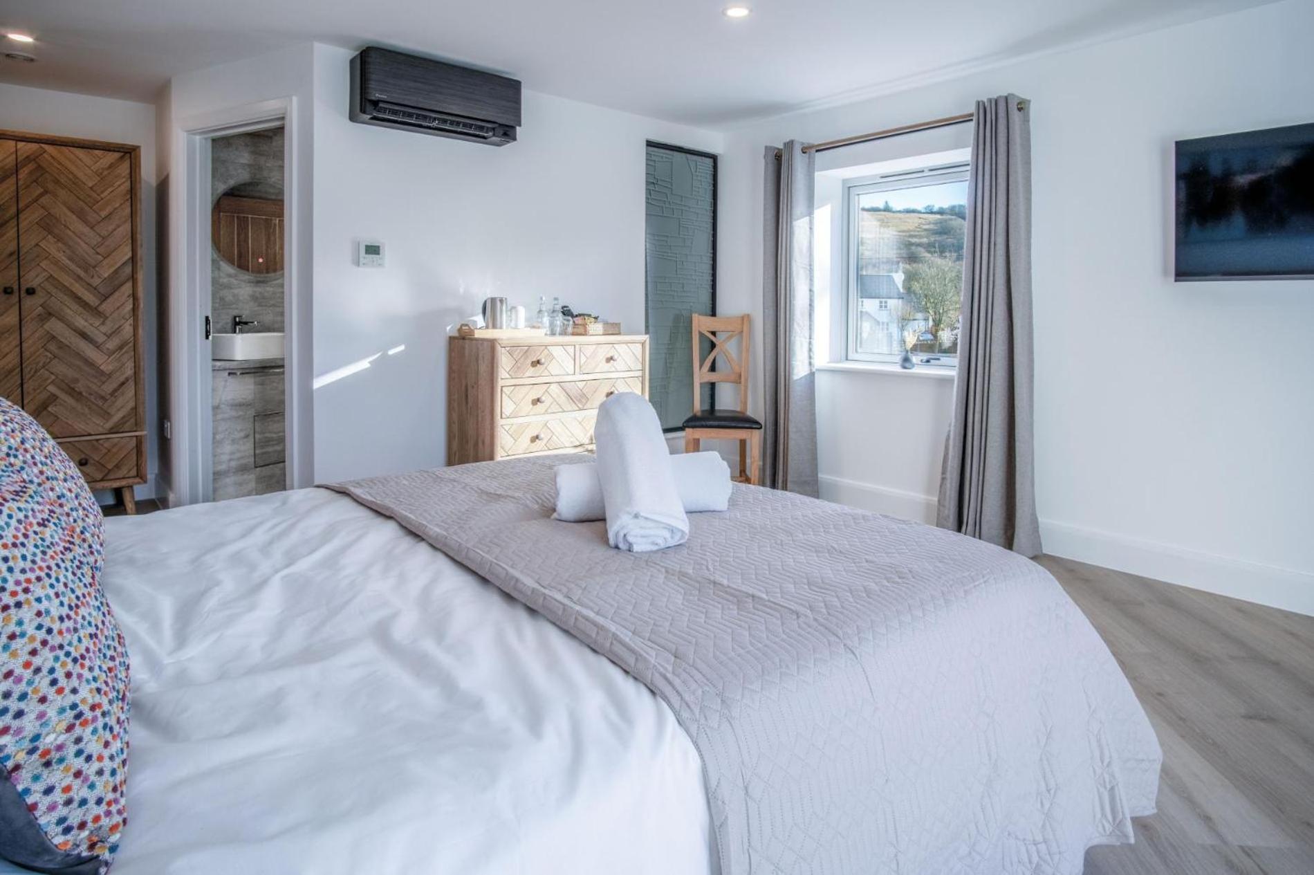 One-Bedroom Apartment - Photo 15