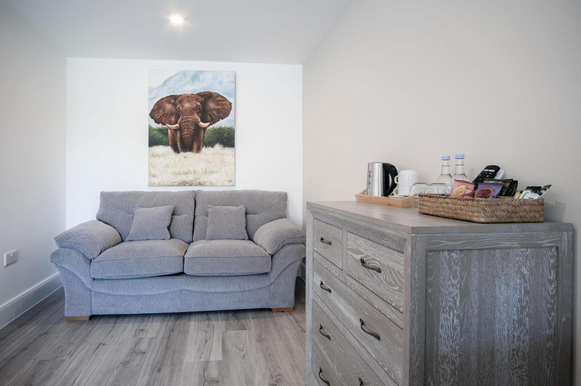 One-Bedroom Apartment - Photo 12