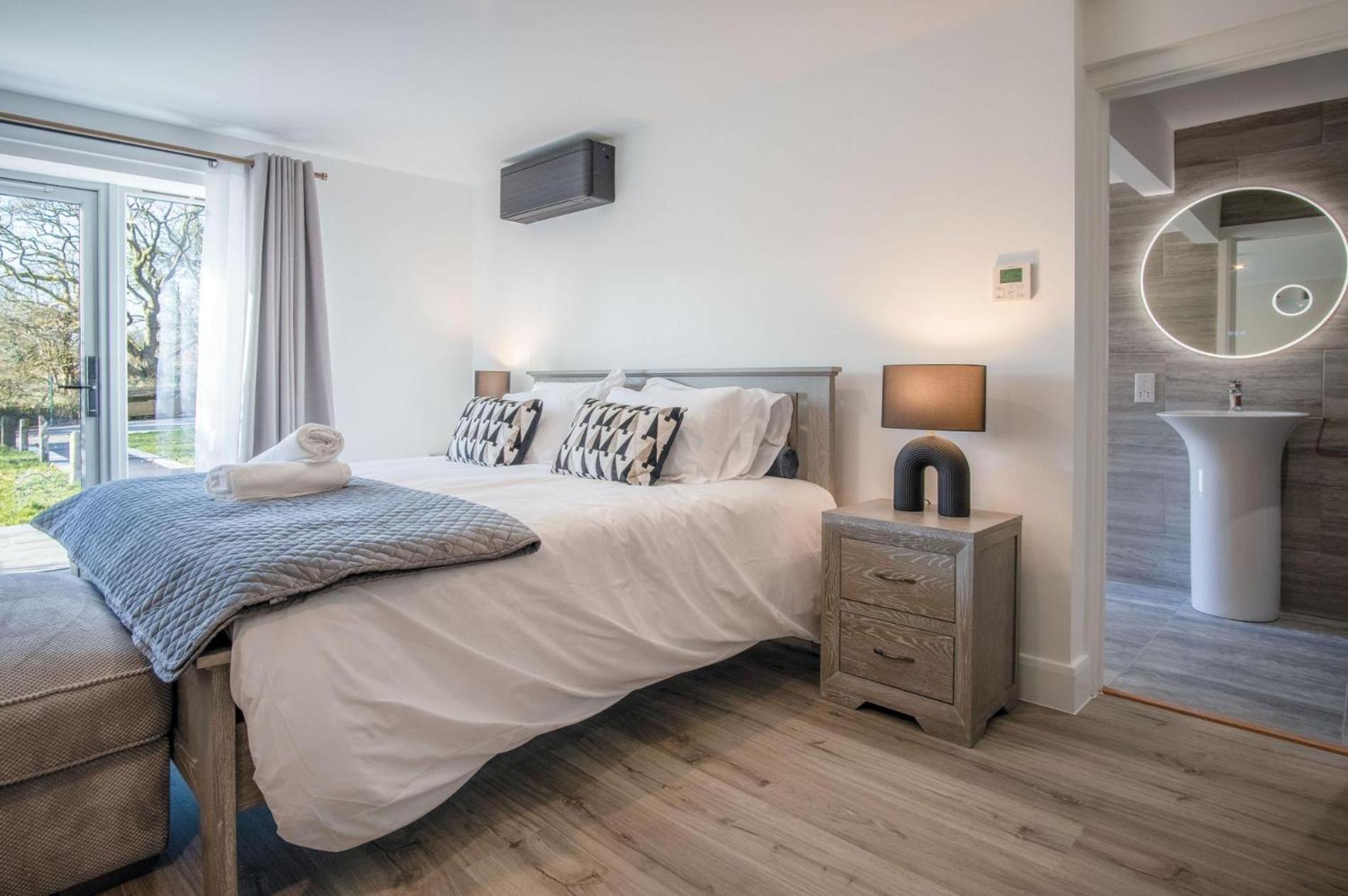One-Bedroom Apartment - Photo 16