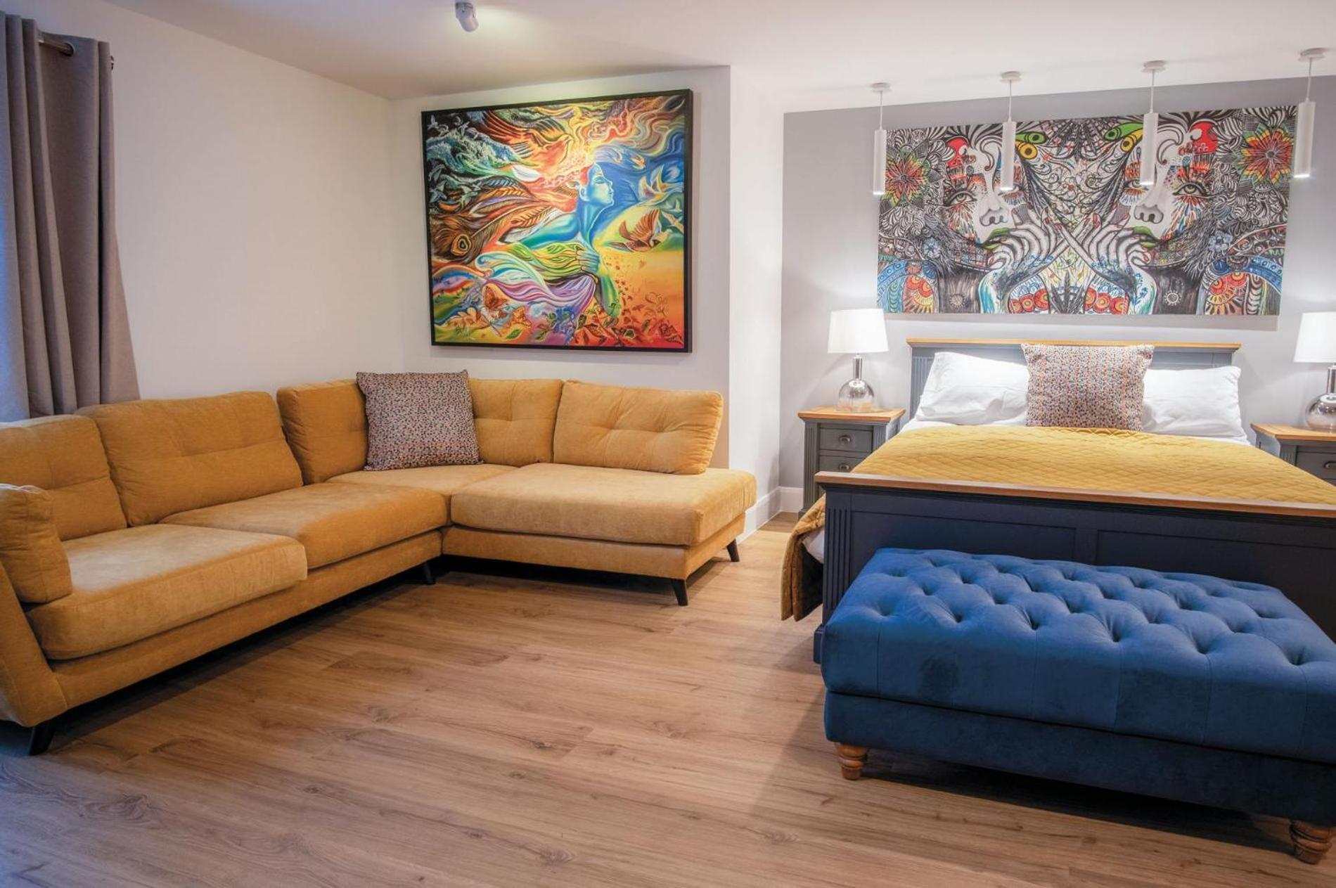 One-Bedroom Apartment - Photo 6