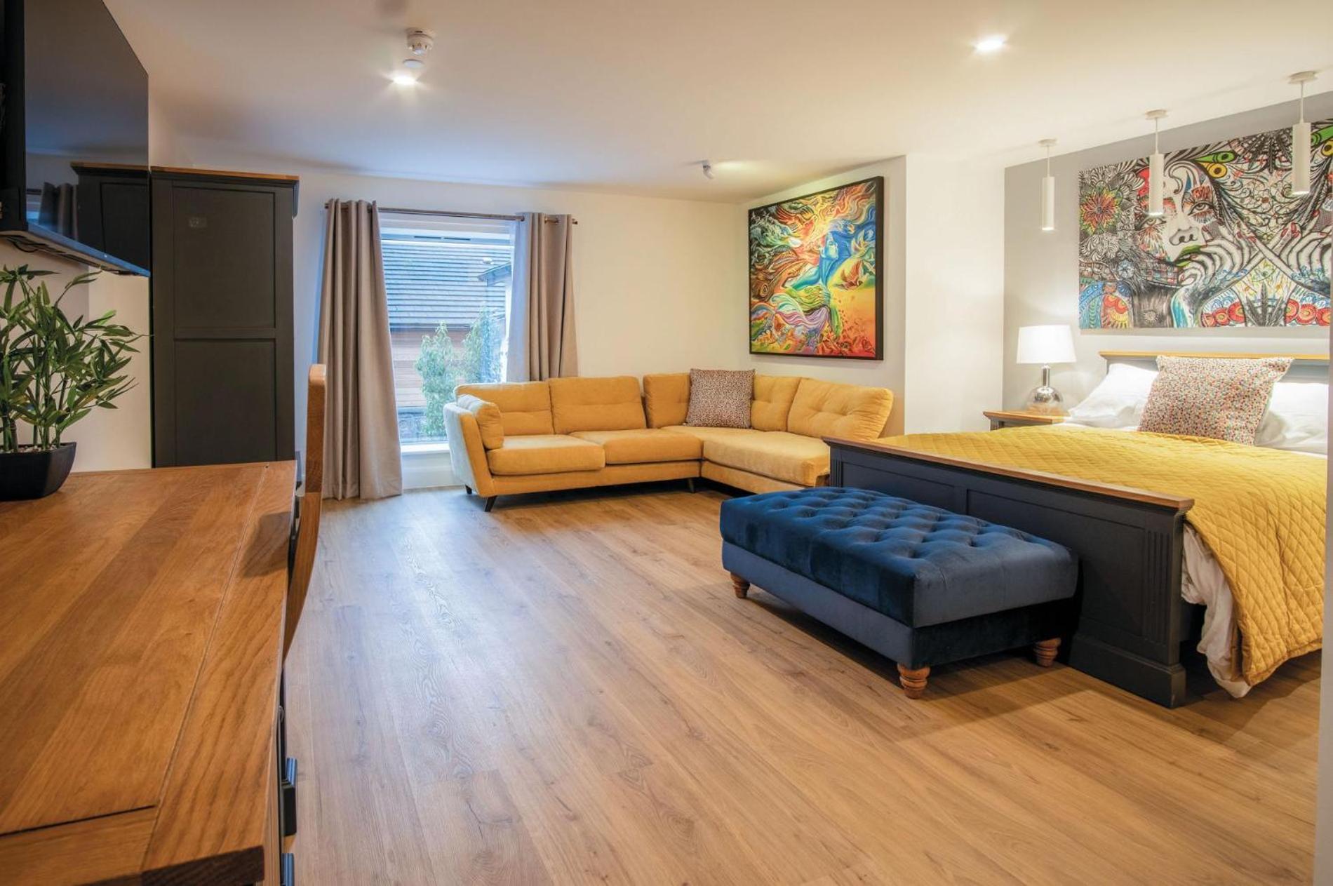 One-Bedroom Apartment - Photo 13