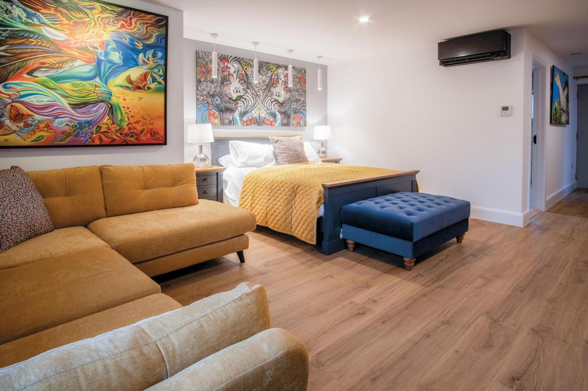 One-Bedroom Apartment - Photo 15