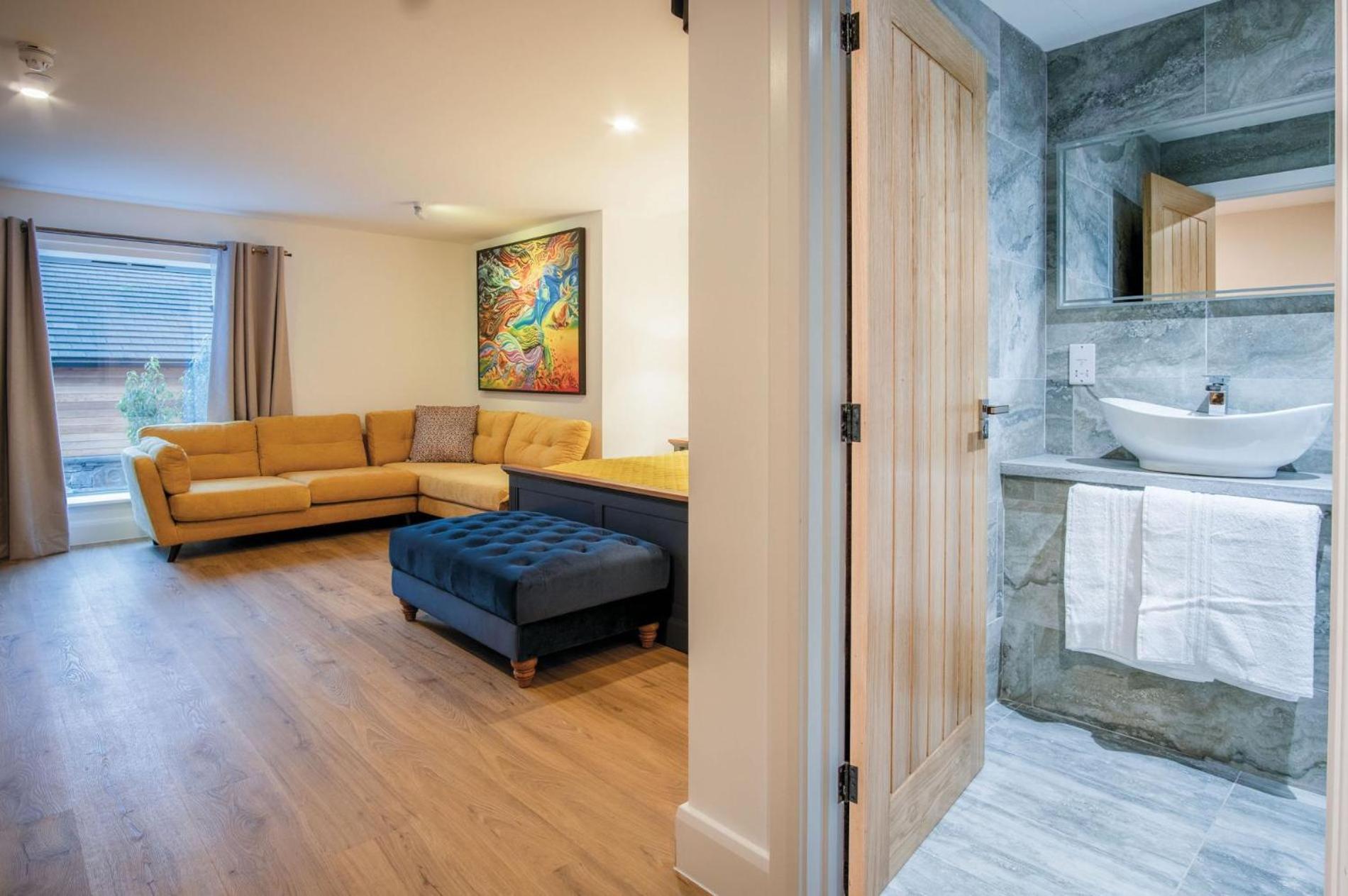 One-Bedroom Apartment - Photo 26