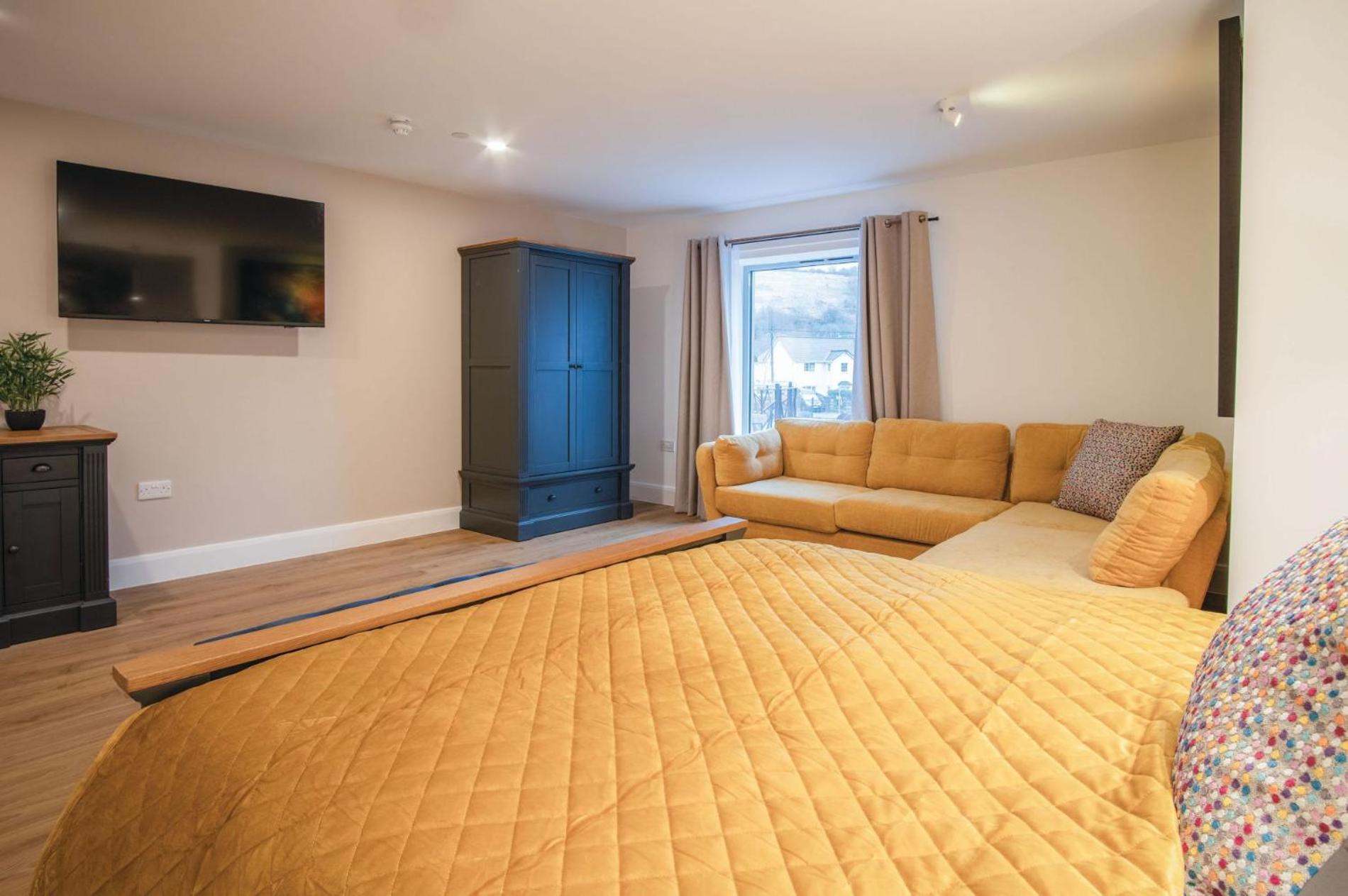 One-Bedroom Apartment - Photo 27