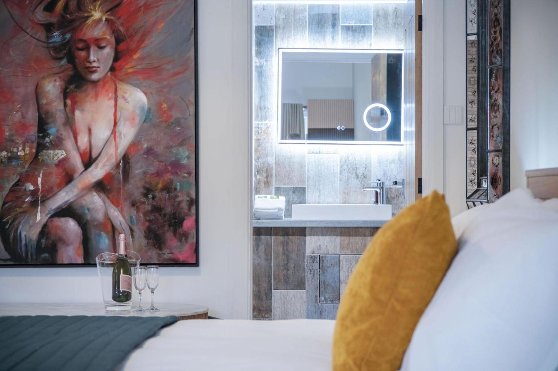 One-Bedroom Apartment - Photo 27