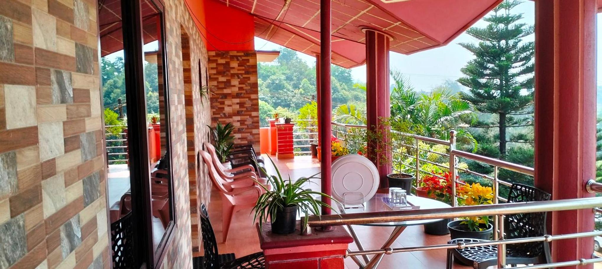 Deluxe Double Room with Balcony - Photo 2