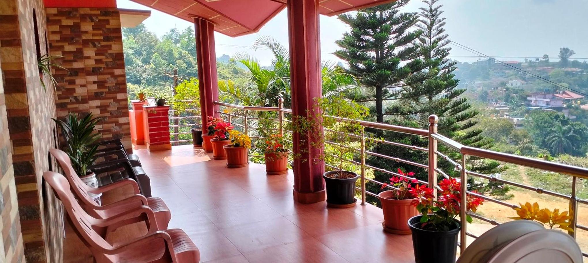 Deluxe Double Room with Balcony - Photo 14