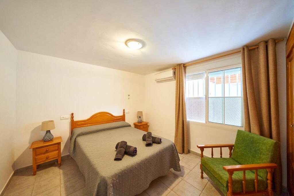 Three-Bedroom Apartment photo 2