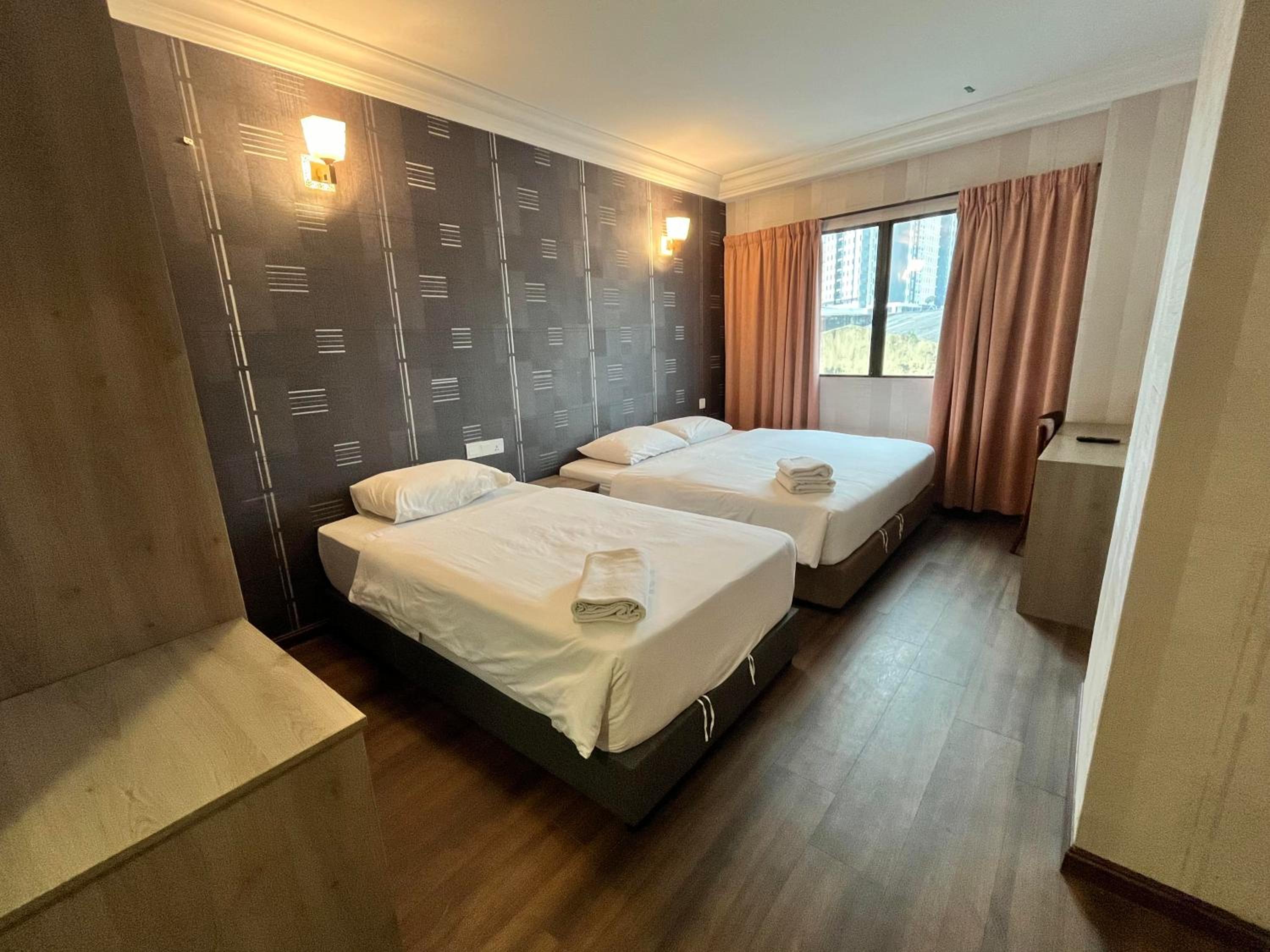 Superior Triple Room photo 2