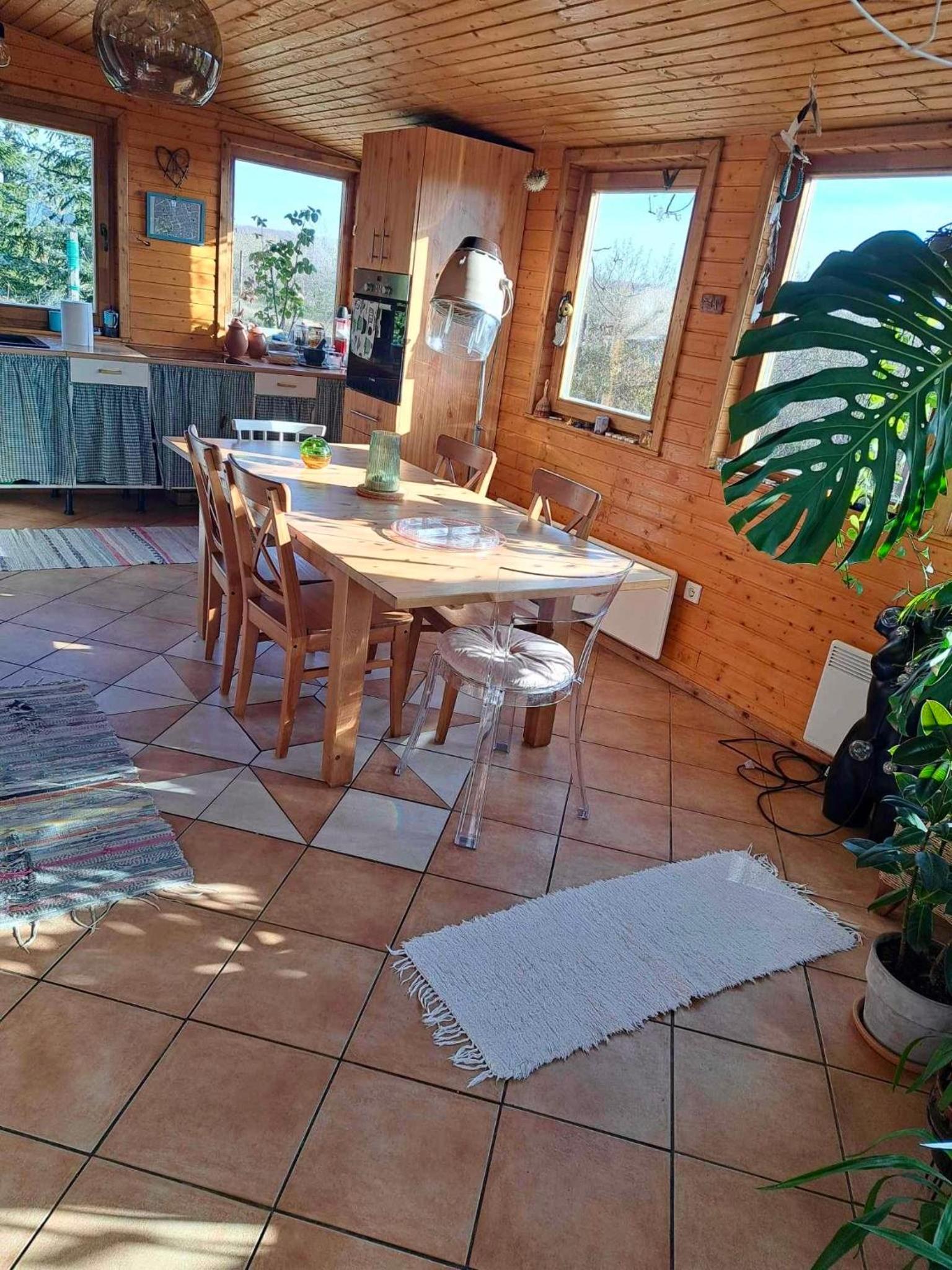 One-Bedroom House - Photo 18