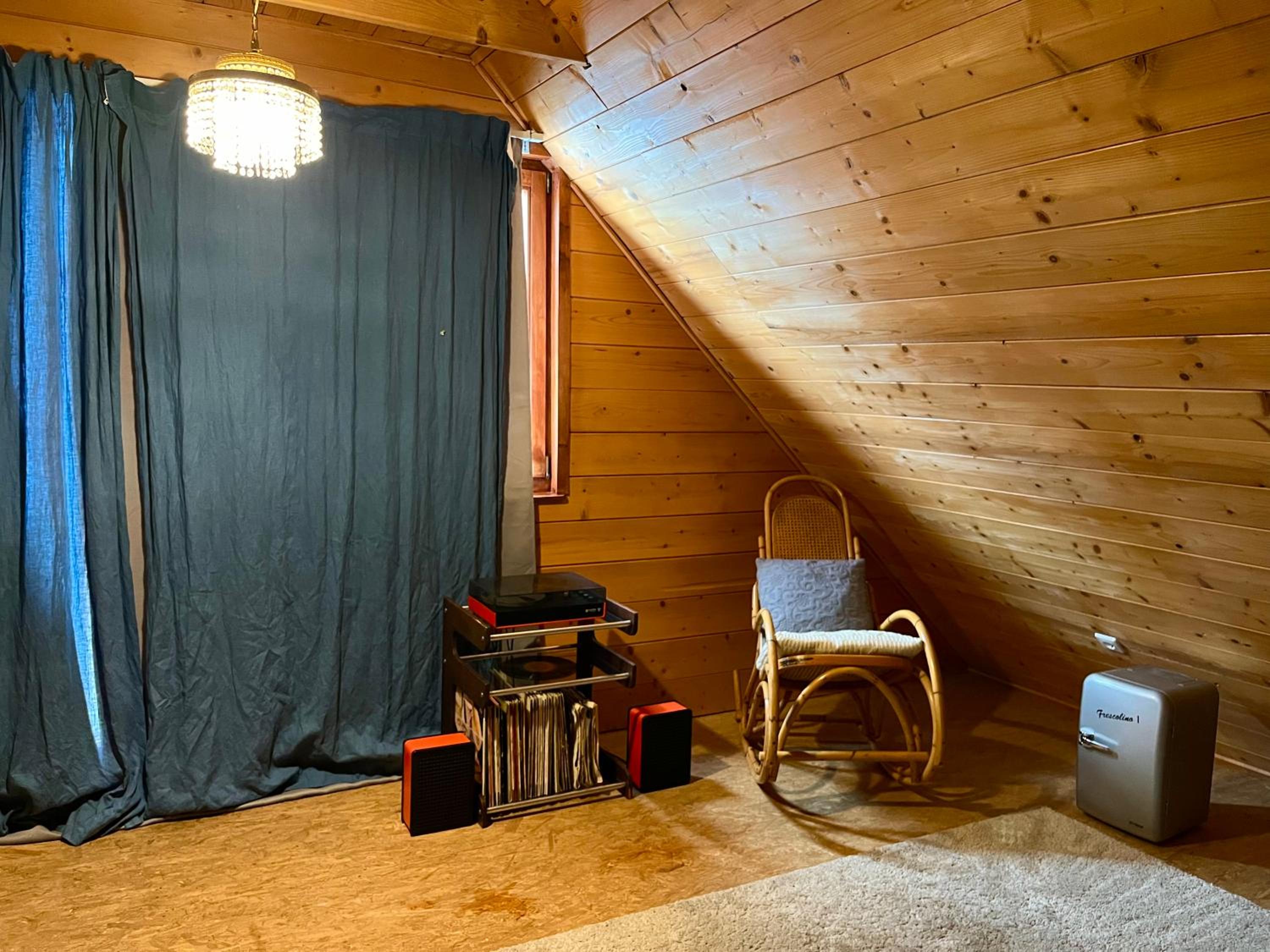 One-Bedroom House - Photo 21