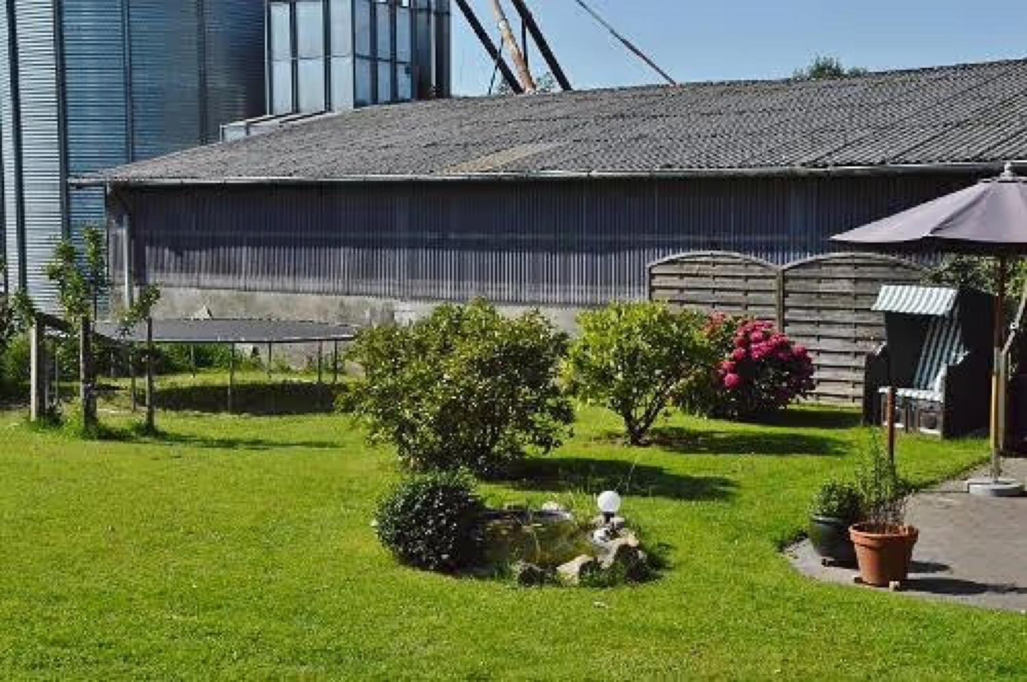 Two-Bedroom Deluxe Apartment with Garden View photo 3