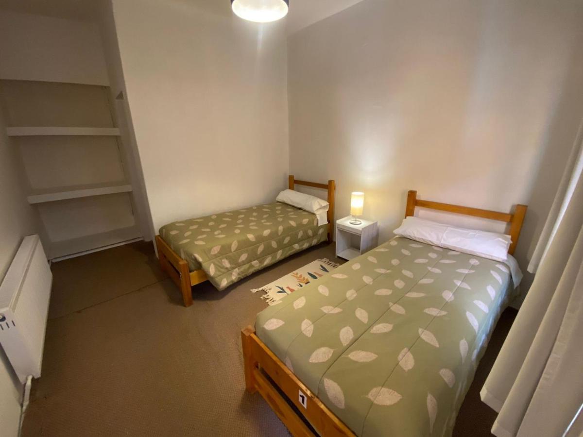 Twin Room with Bathroom photo 2