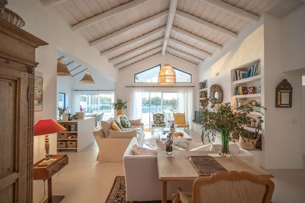 Villa photo 1