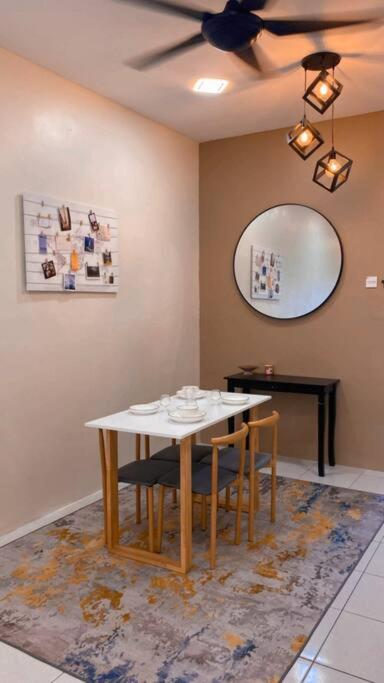 Three-Bedroom House photo 3