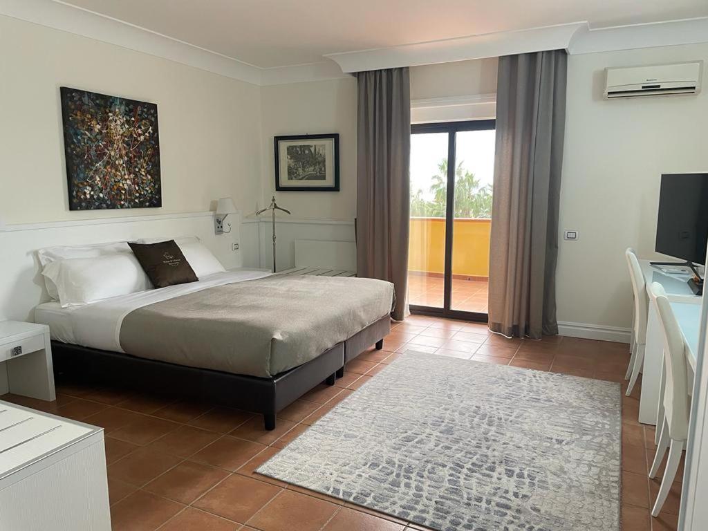 Double or Twin Room - Photo 7