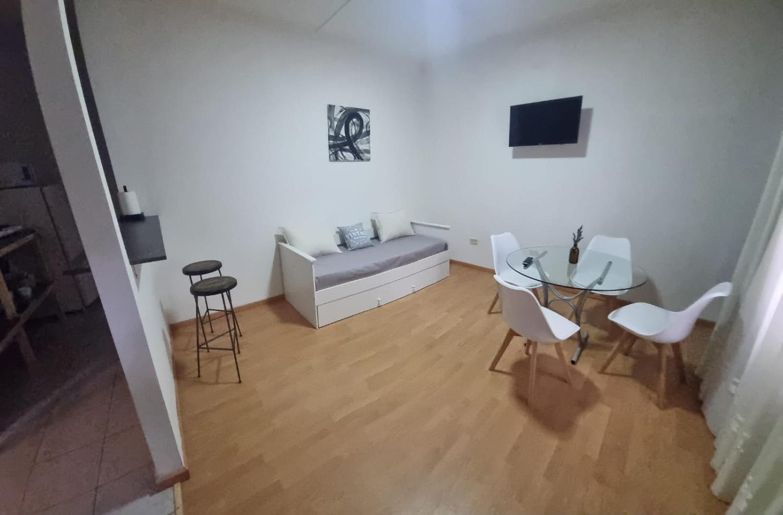 One-Bedroom Apartment photo 3