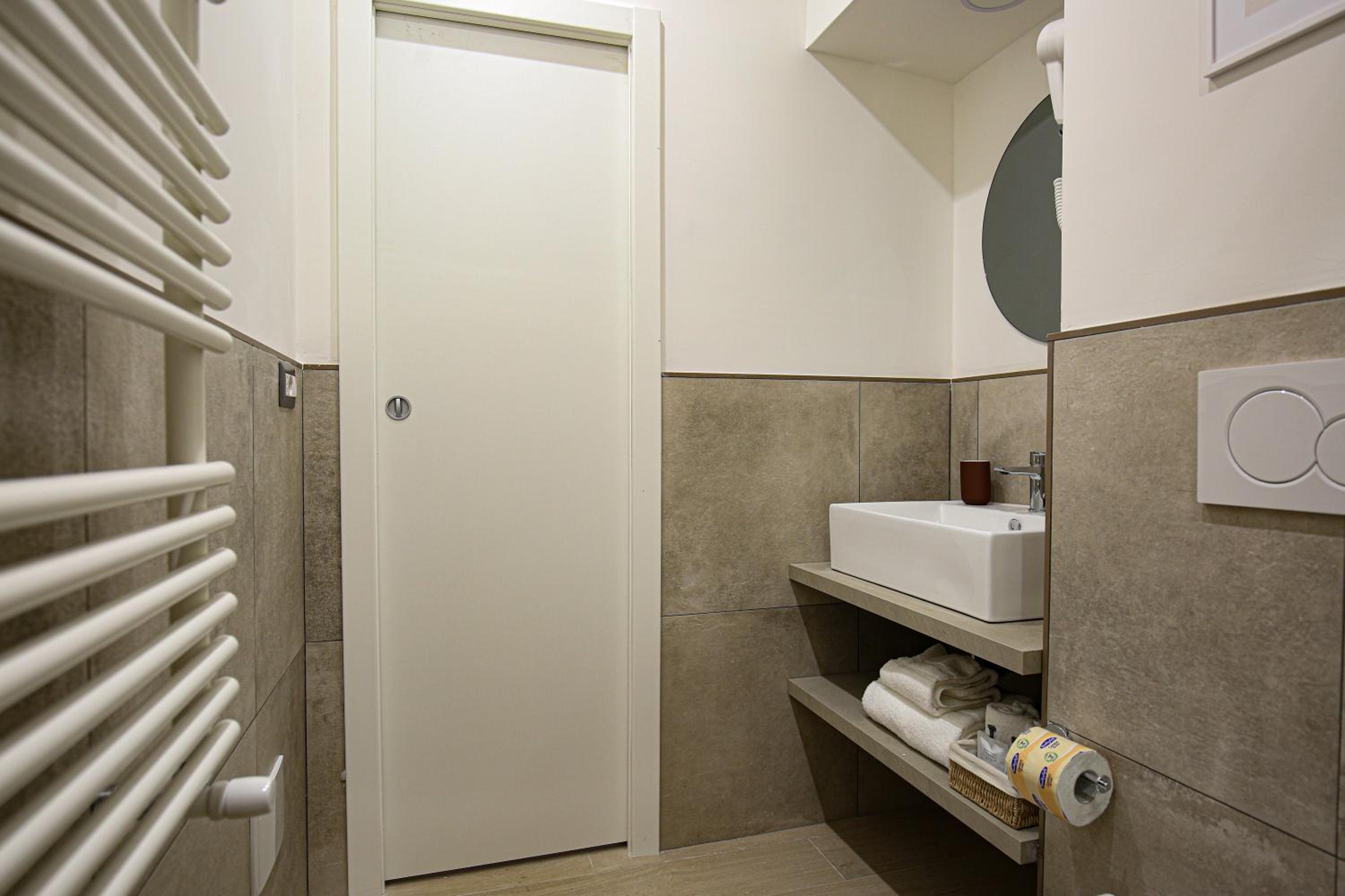 Economy Double Room photo 2