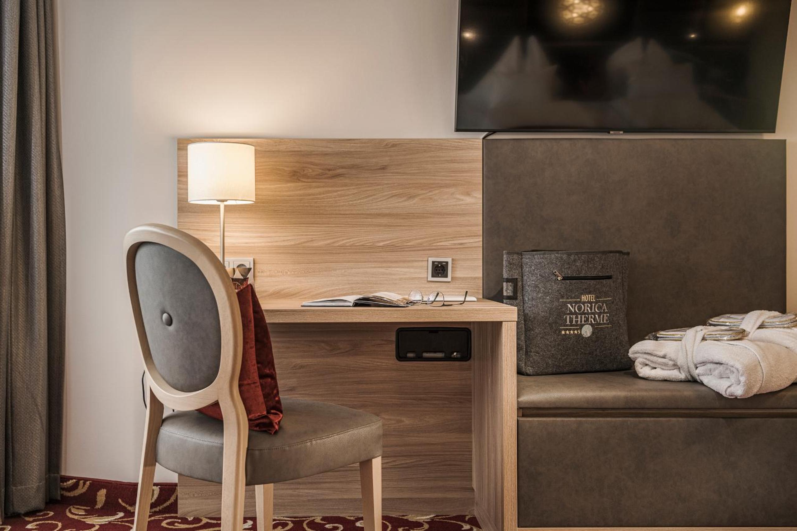 Double Room with Balcony - Free access to Alpentherme photo 1