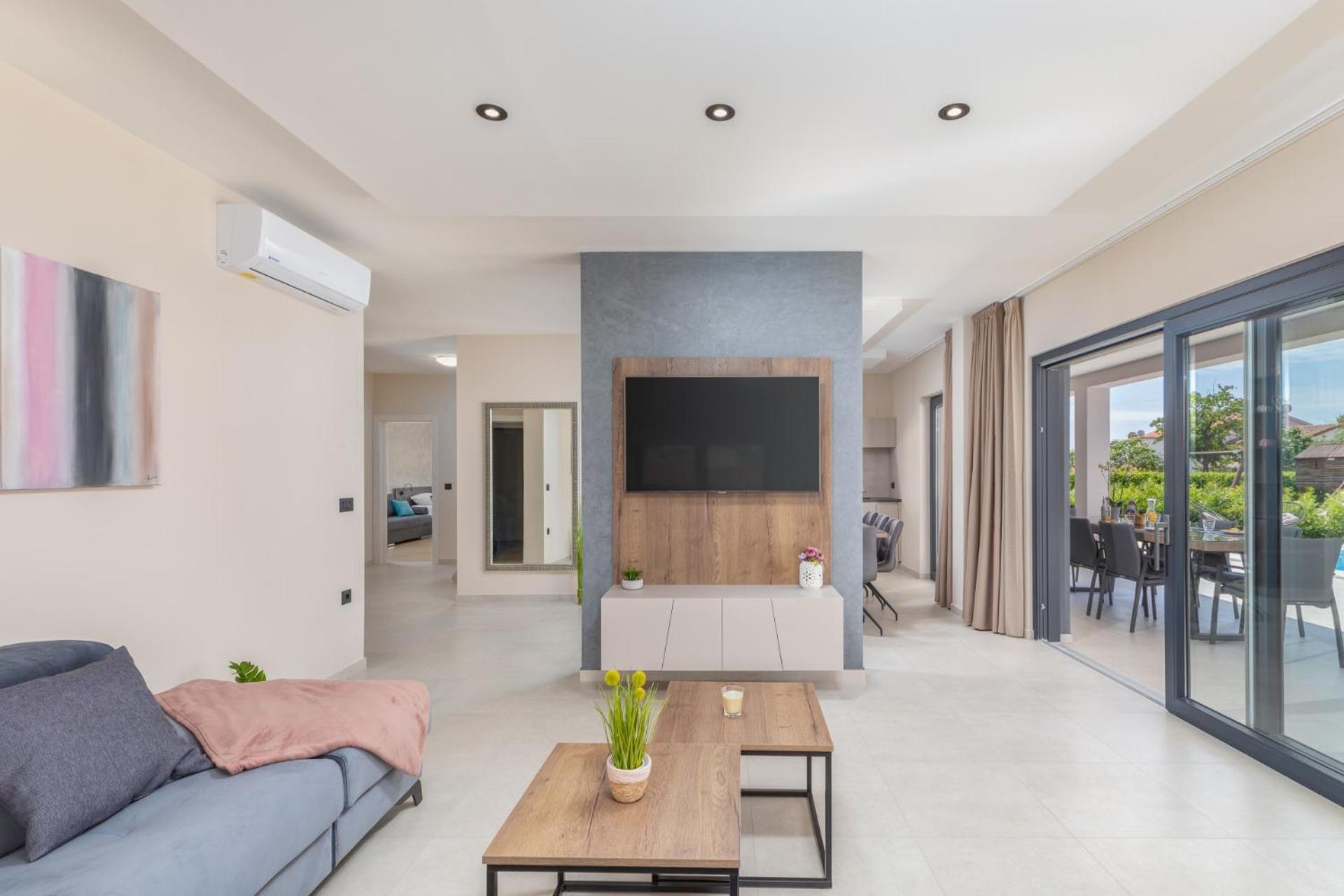 Three-Bedroom Villa photo 1