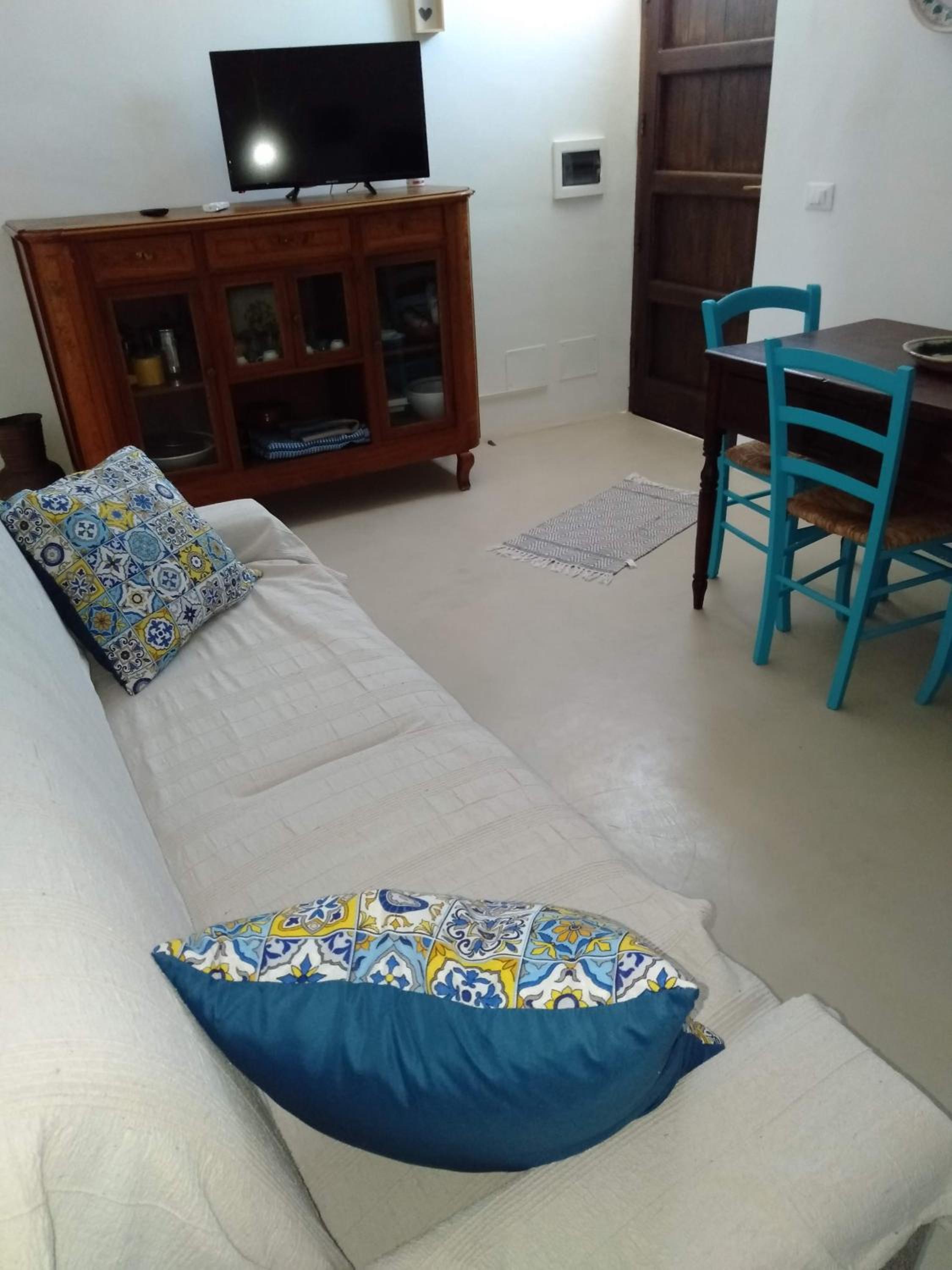 One-Bedroom House - Photo 1
