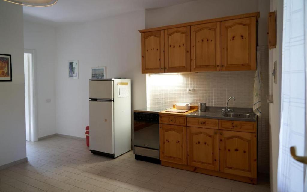 One-Bedroom Apartment photo 3