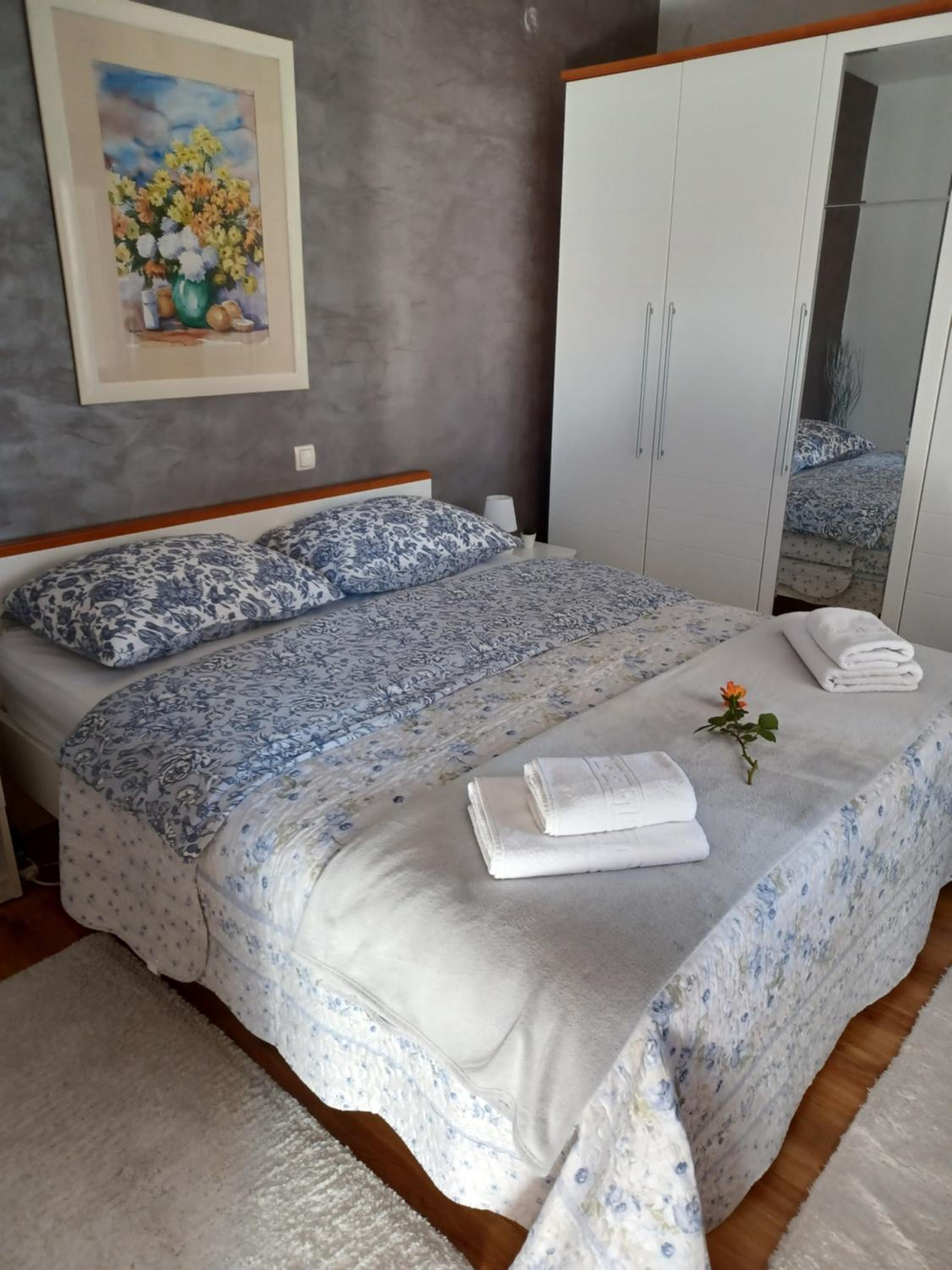 Two-Bedroom Apartment - Photo 11
